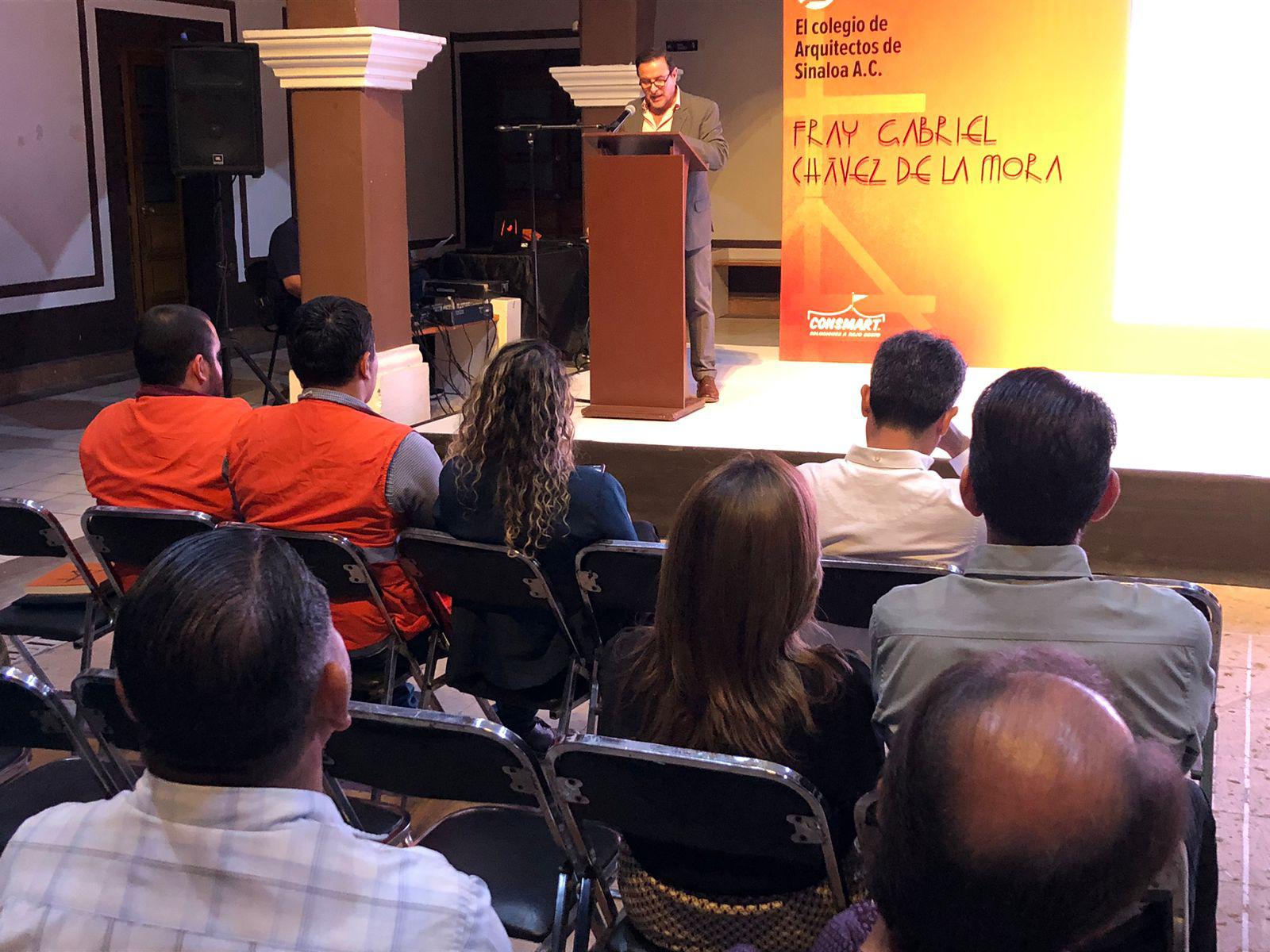 $!La conferencia se llevó a cabo en el Centro Sinaloa de las Artes Centenario.