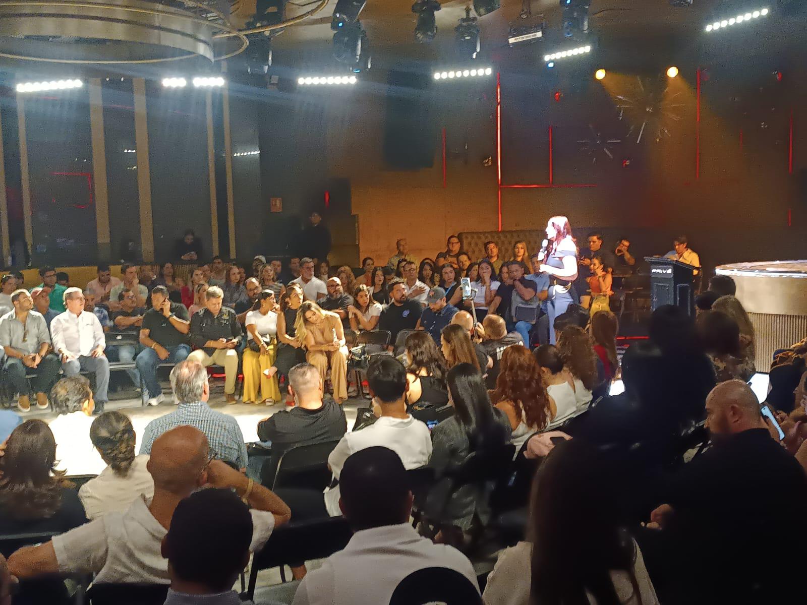 $!Expone Diego Ruzzarin ponencia sobre innovación y creación en el ‘Encuentro Inmobiliario 2025’