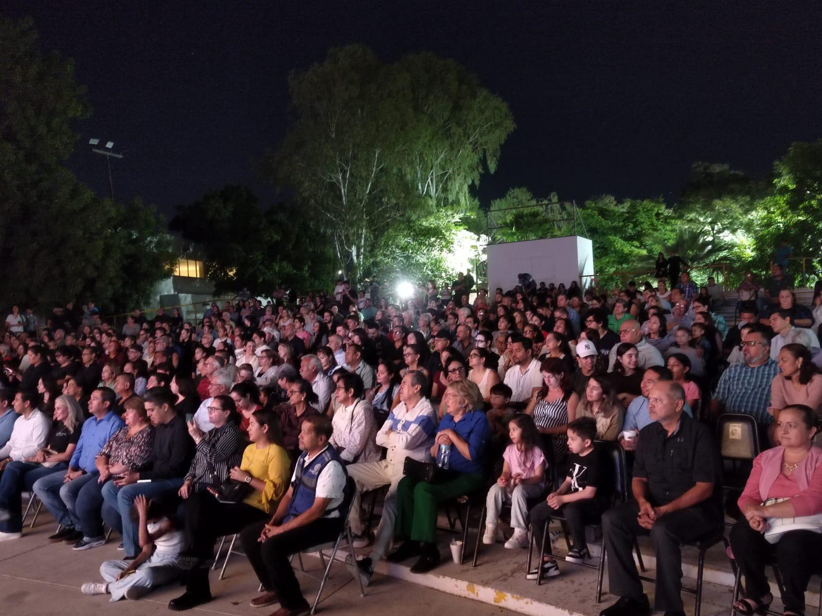 $!Cientos de espectadores se dieron cita