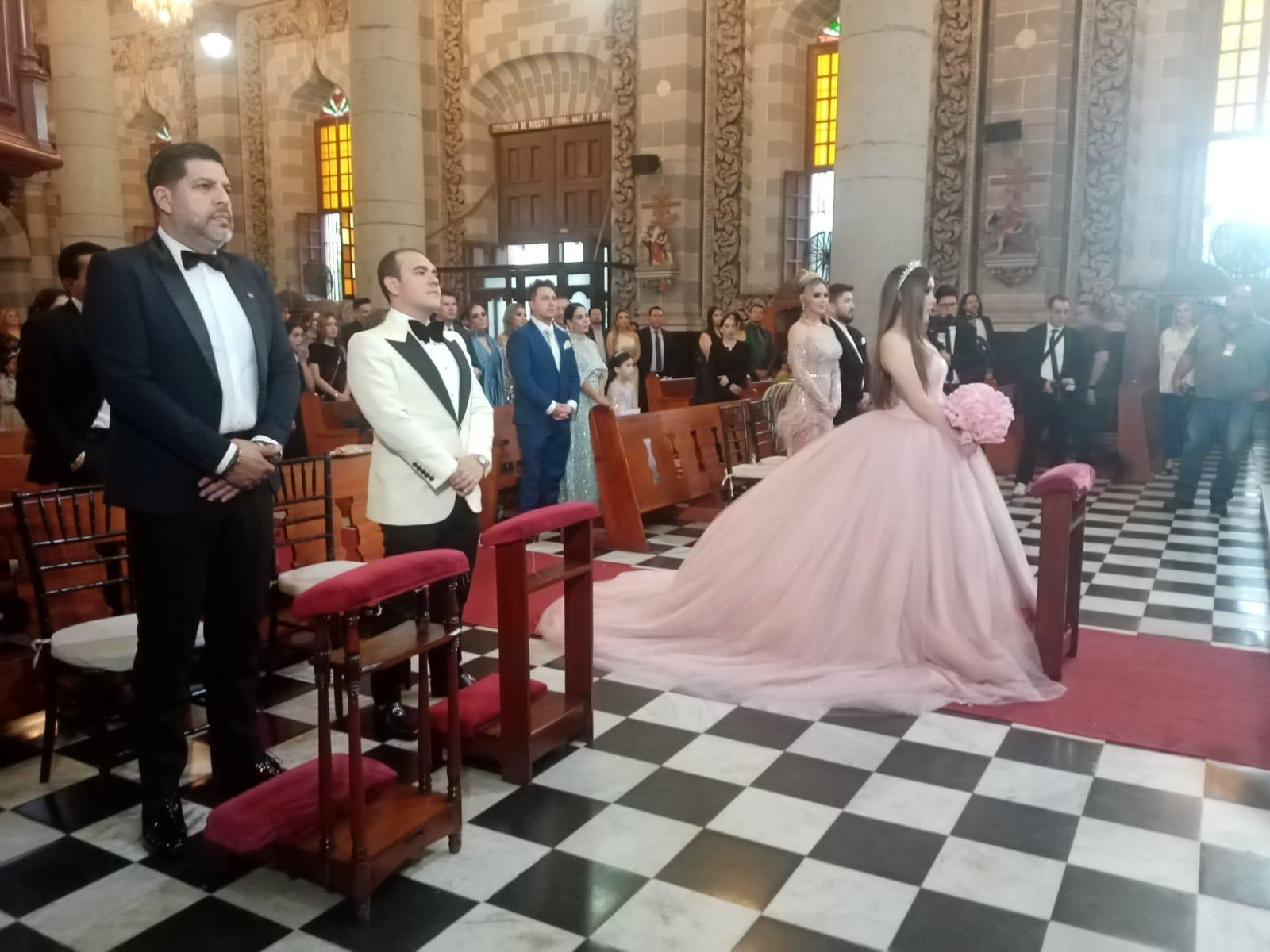 $!Agradece Ivanna Lizárraga a Dios por sus 15 años