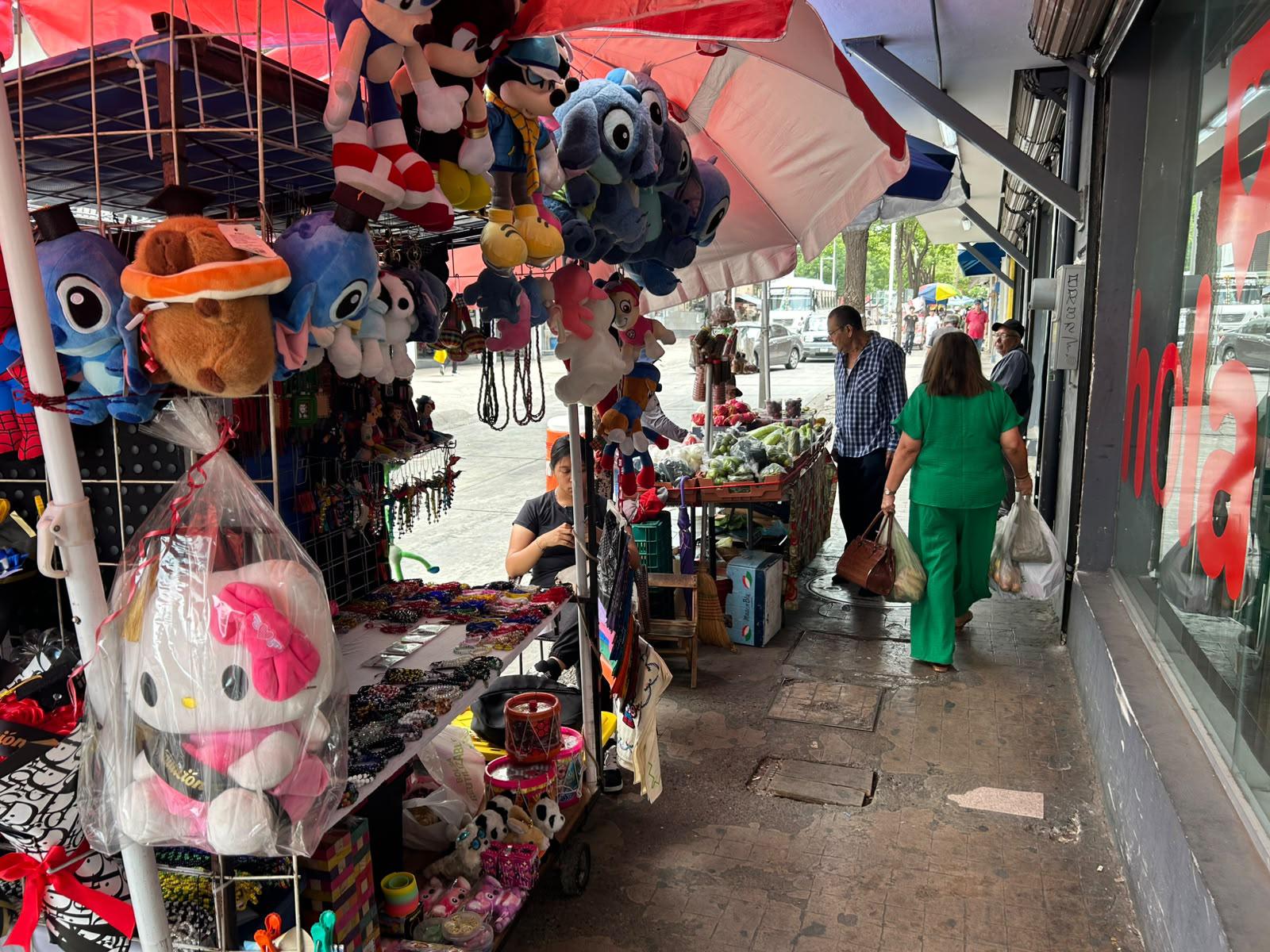 $!Golpea temporada del ‘piojillo’ al comercio ambulante en Centro de Culiacán