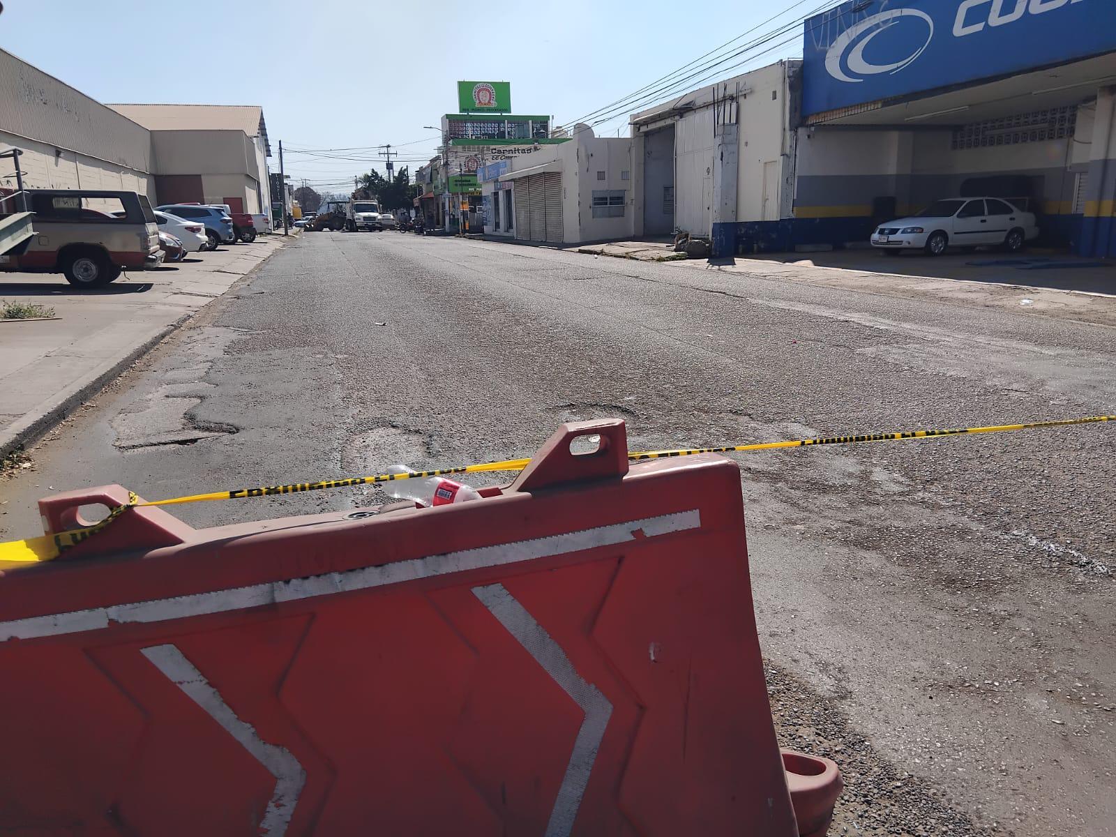 $!Cierran tramo de la Avenida Piaxtla en Mazatlán por reparación en red de drenaje