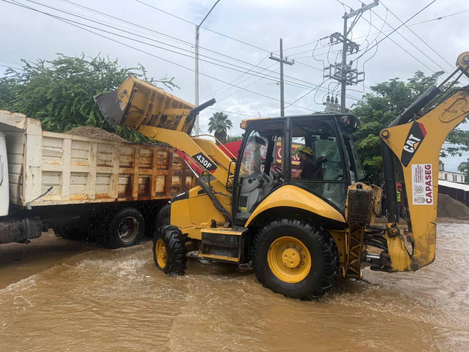 $!Huracán Simon deja lluvias, inundaciones y cortes de luz en Guerrero; se prevén más tormentas