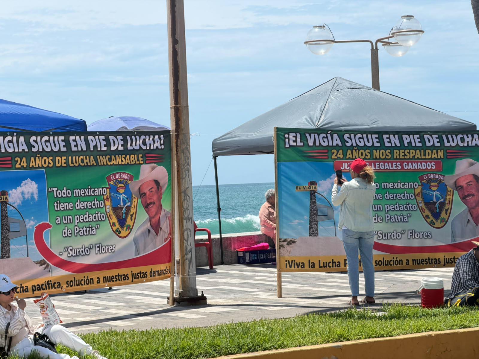 $!Habitantes de El Vigía protestan frente al Poder Judicial en Mazatlán exigiendo seguridad jurídica sobre predios
