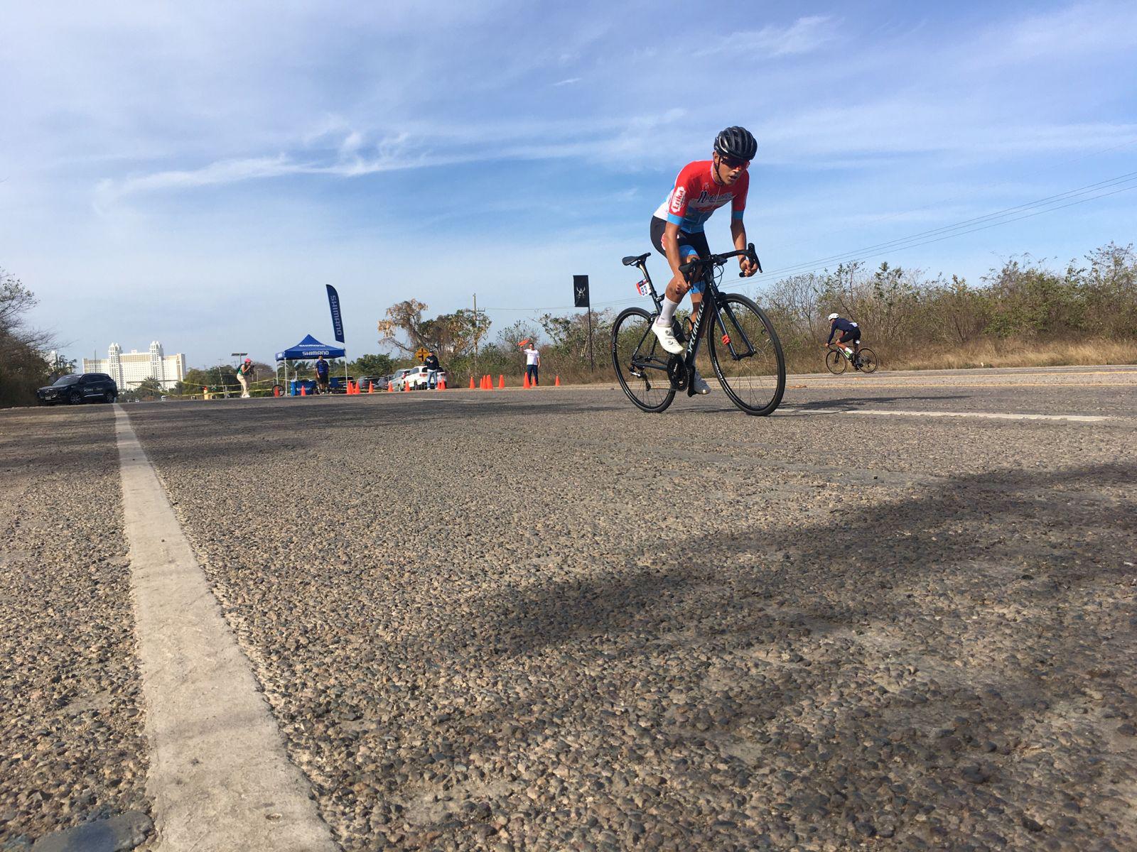 $!Ruvalcaba e Hinojosa se imponen en contrarreloj de Tour Venados