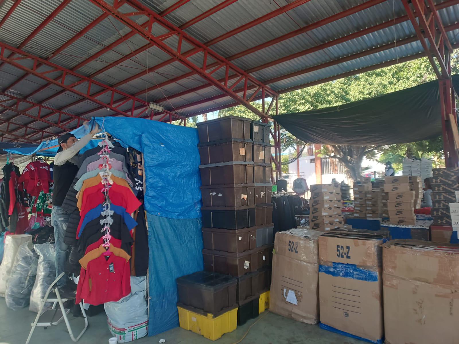 $!Comerciantes de la Juárez inician su Tianguis Navideño 2025