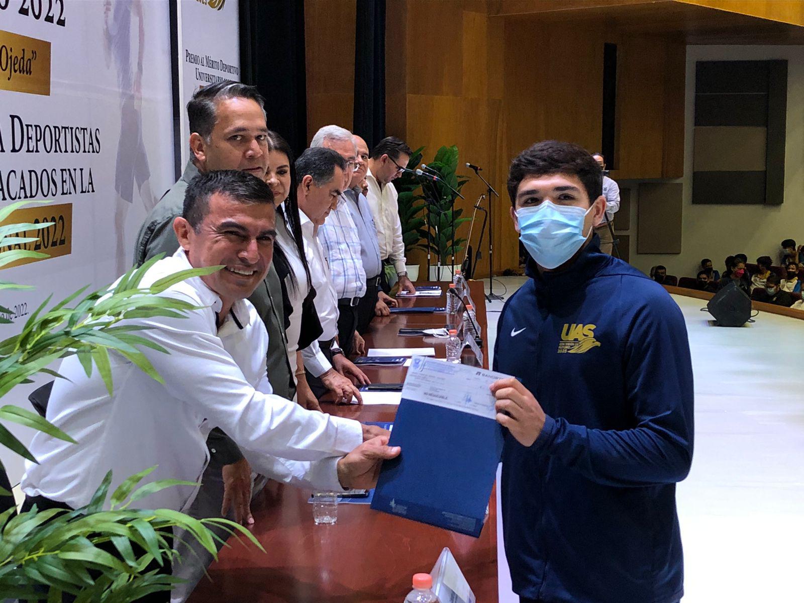 $!Reconoce UAS a deportistas con la entrega del Premio al Mérito Deportivo Universitario