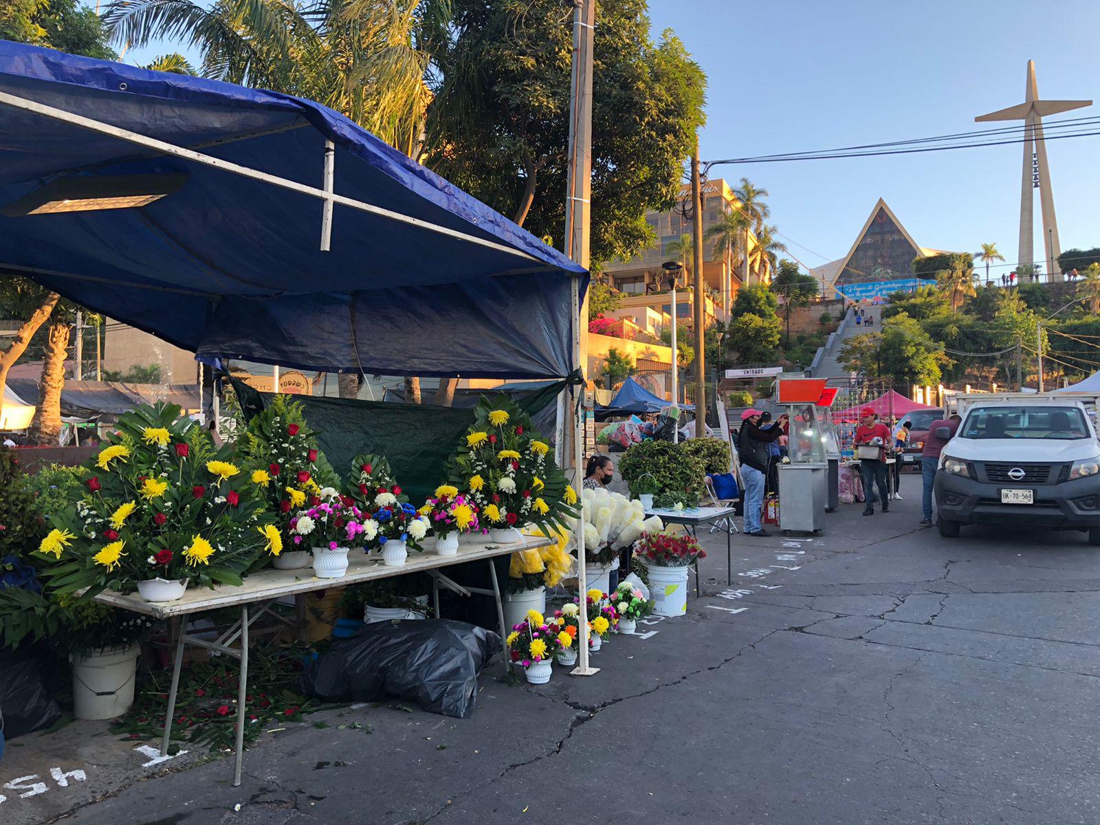 $!Virgen de Guadalupe convoca a feligreses al templo de La Lomita en Culiacán