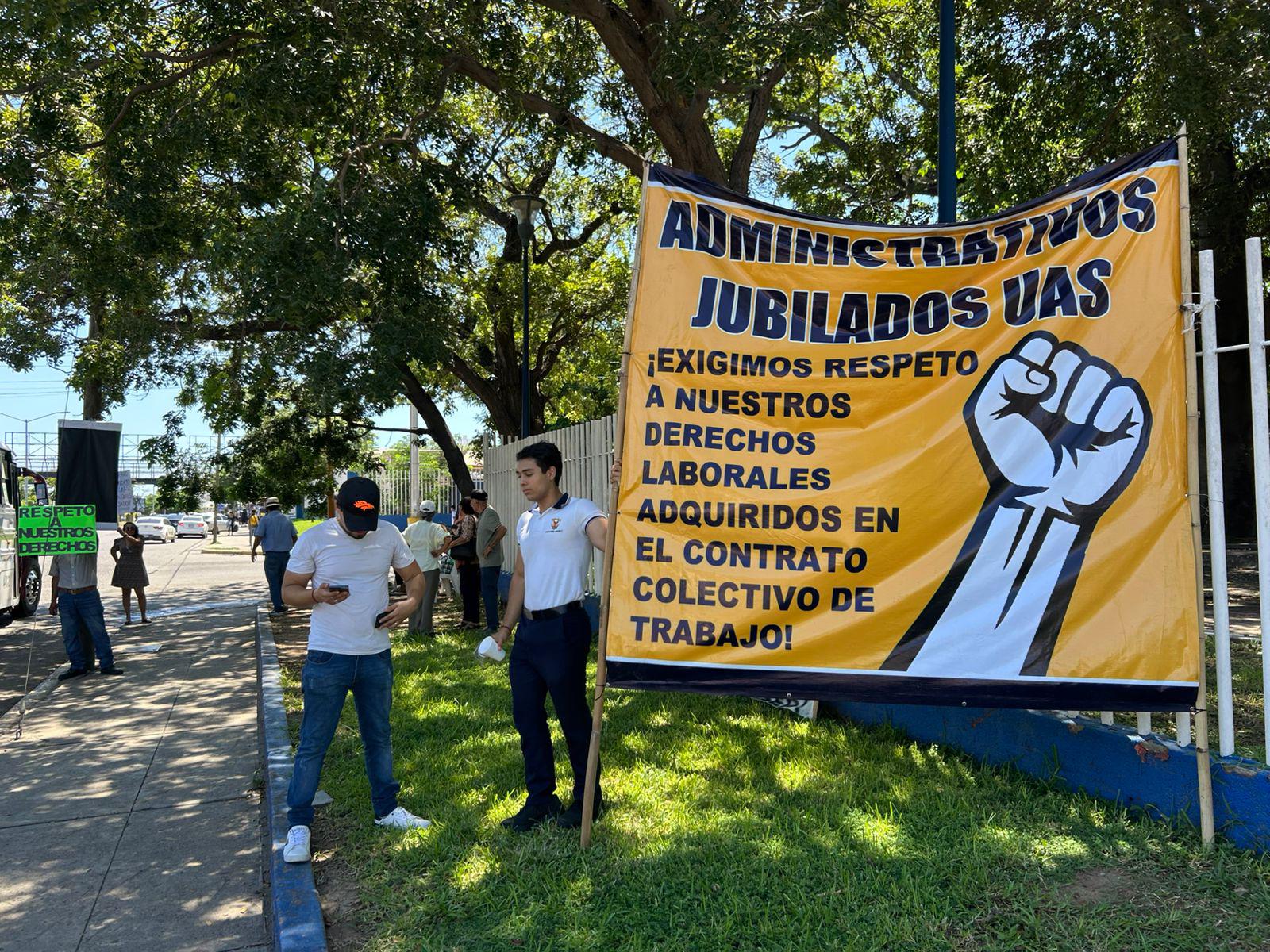 $!Maestros jubilados de la UAS exigen respeto a sus derechos laborales