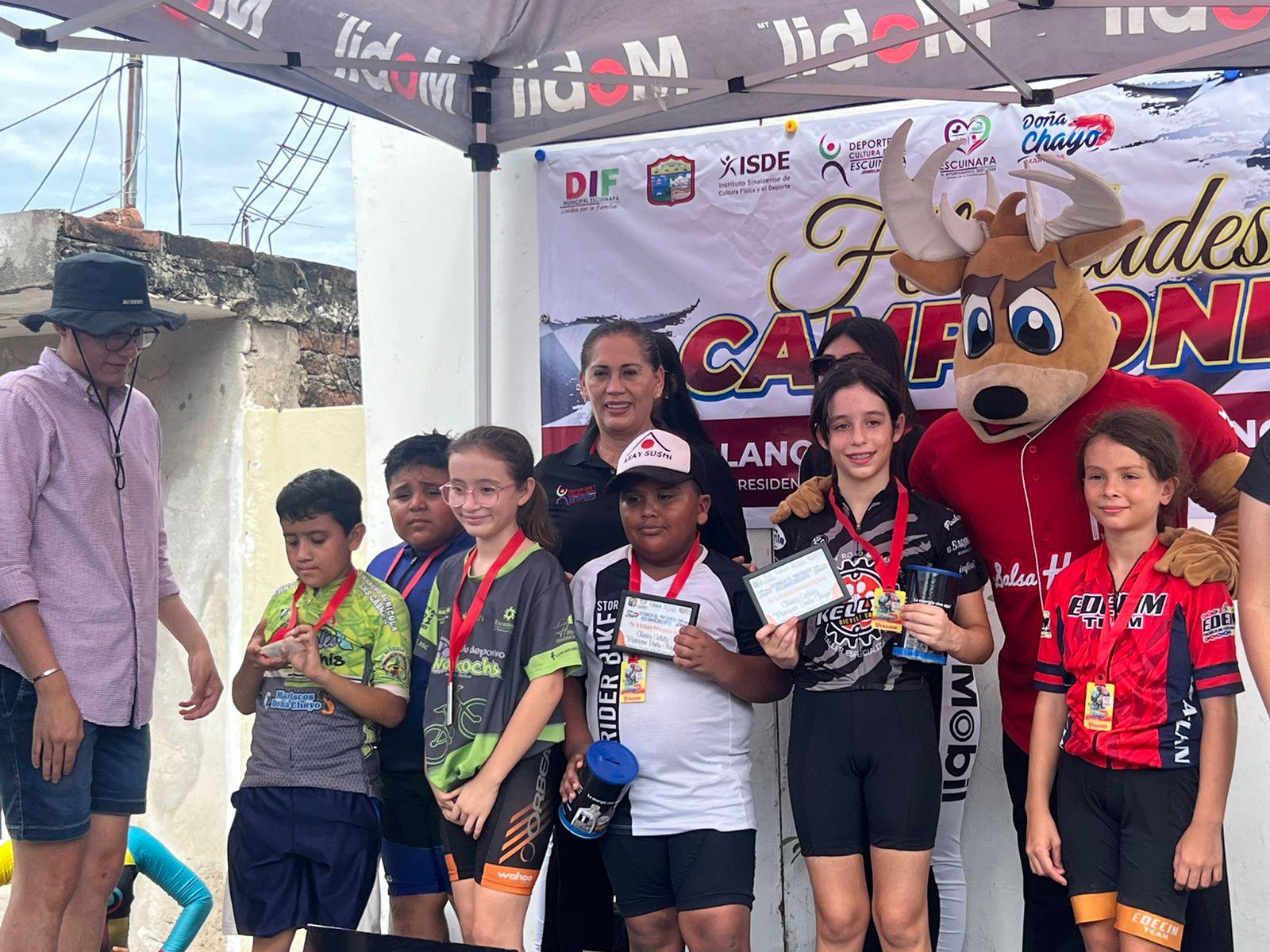 $!Nutrida participación tiene la carrera ciclista ‘Mariscos Doña Chayo’