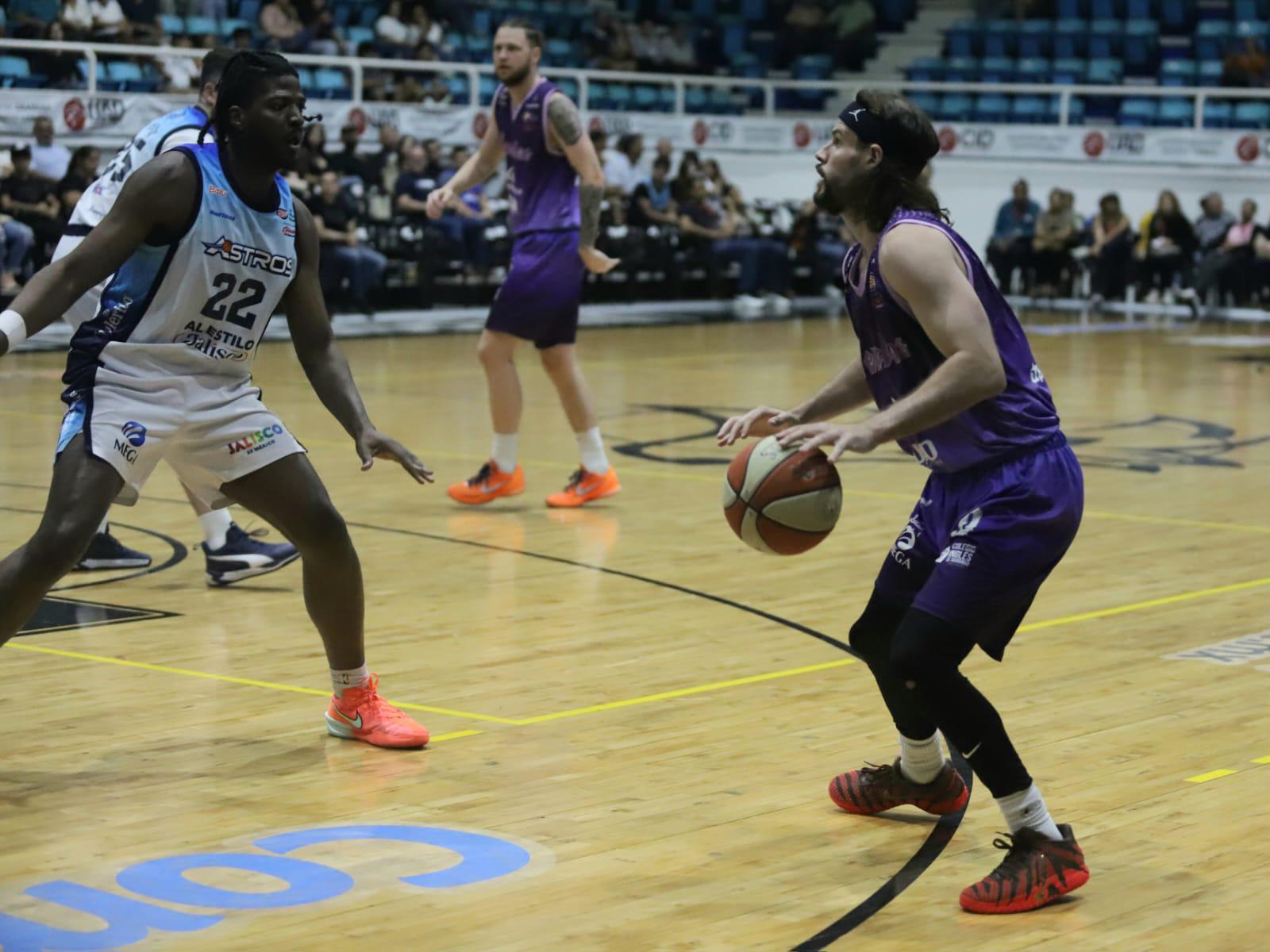 $!Regreso de Jeff Ledbetter no alcanza para evitar otro revés de Venados Basketball