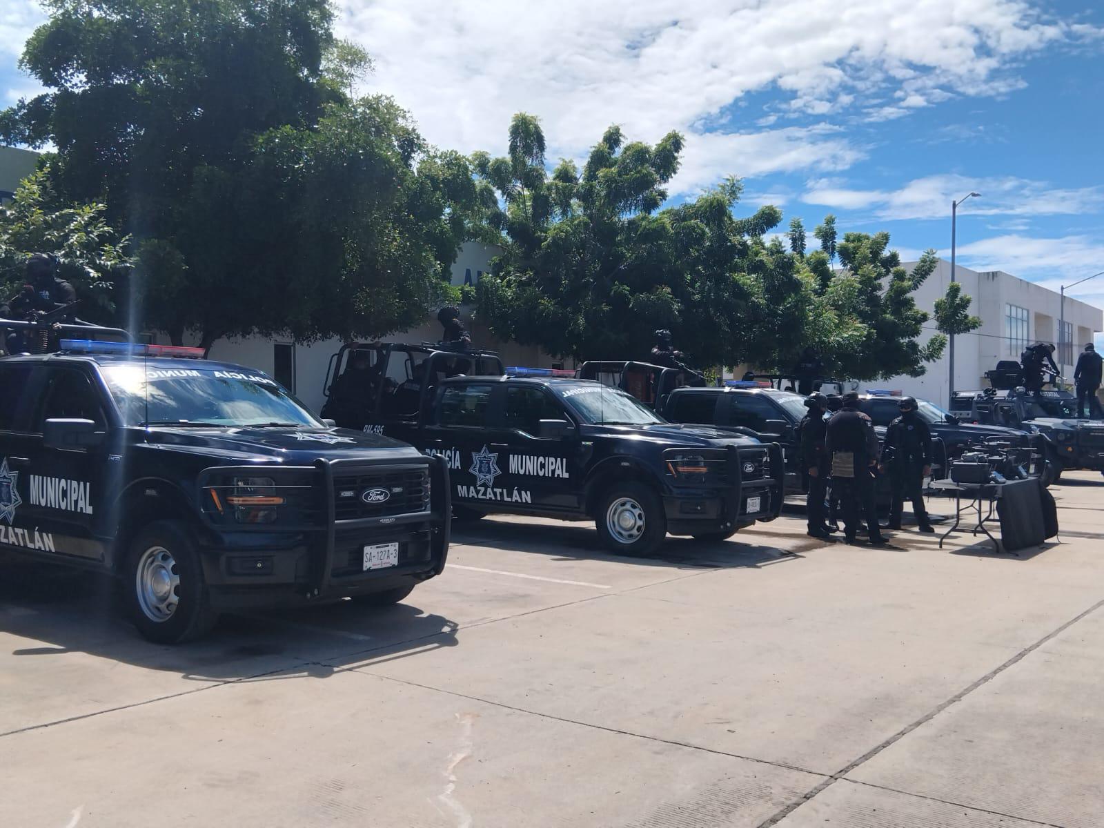 $!Se suman 30 elementos, cuatro patrullas y dos vehículos Ocelot a la SSPM para fortalecer la seguridad en Mazatlán