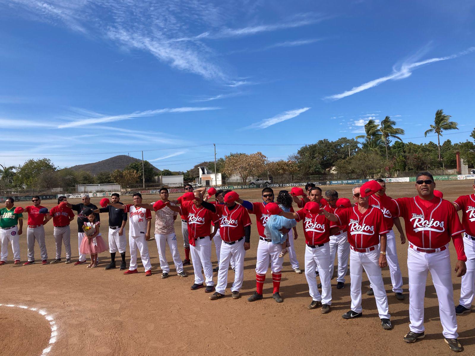 $!Cantan transportistas el playball en Club Polluelos