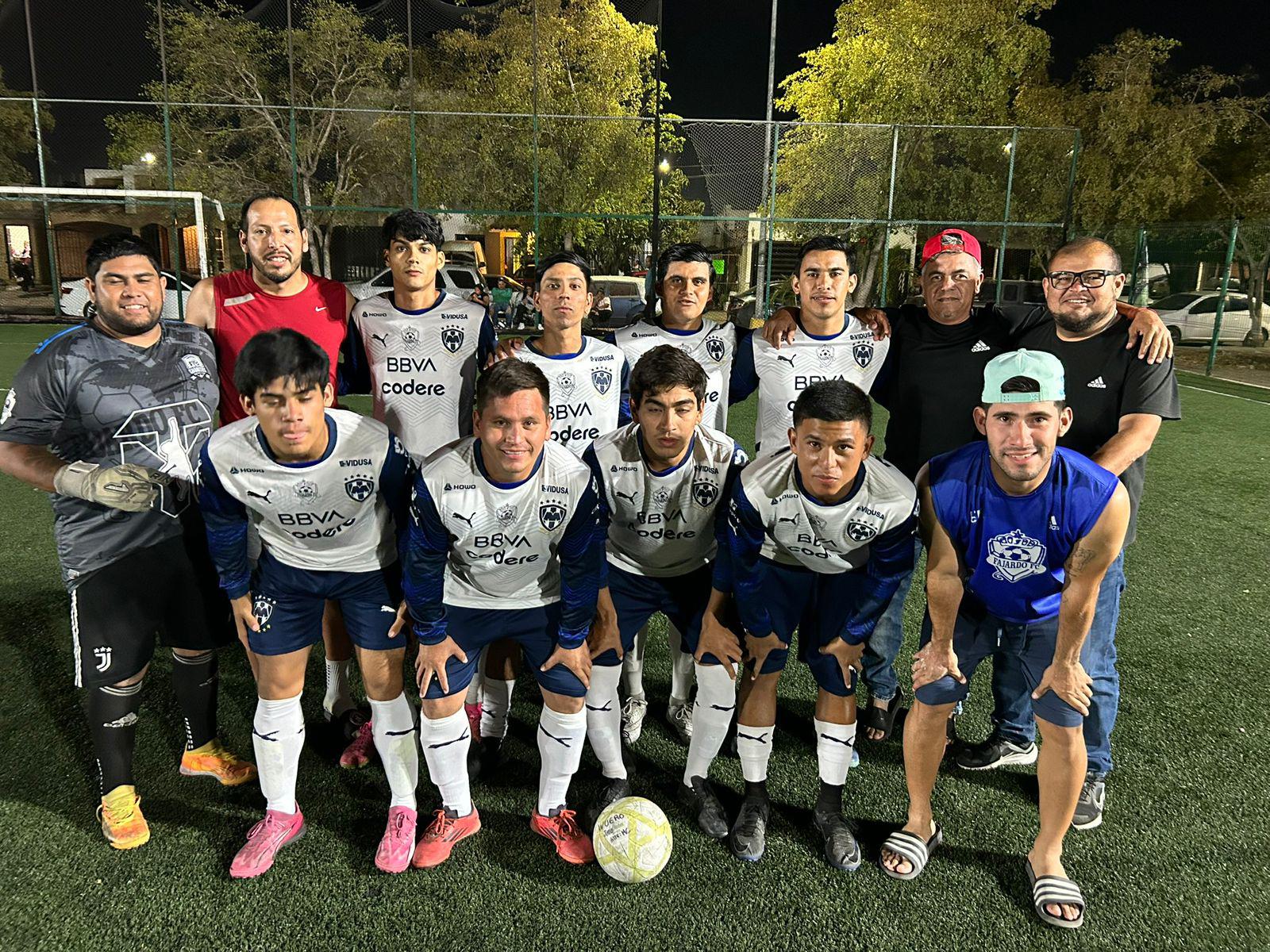 $!Federales golea a Los Adobes, en cancha Burócrata del Torneo Intercanchas
