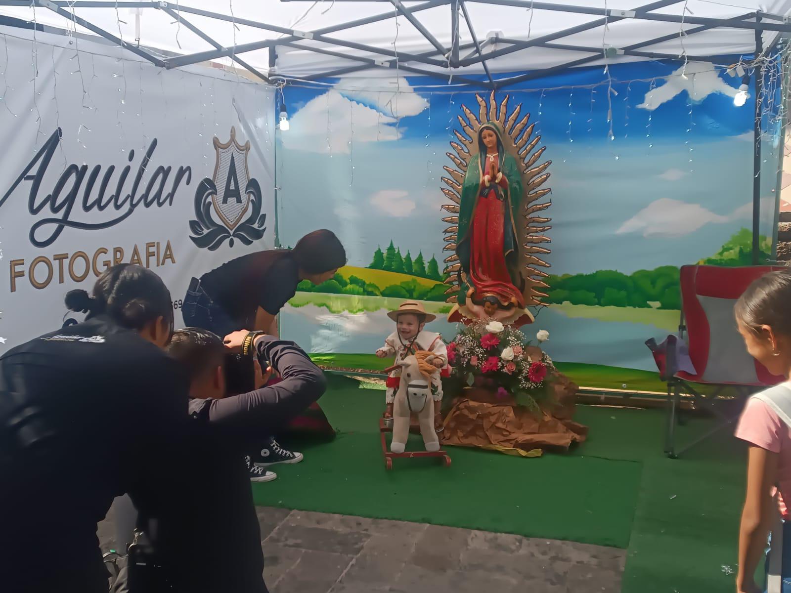 $!Celebran fieles a la Guadalupana en Catedral de Mazatlán