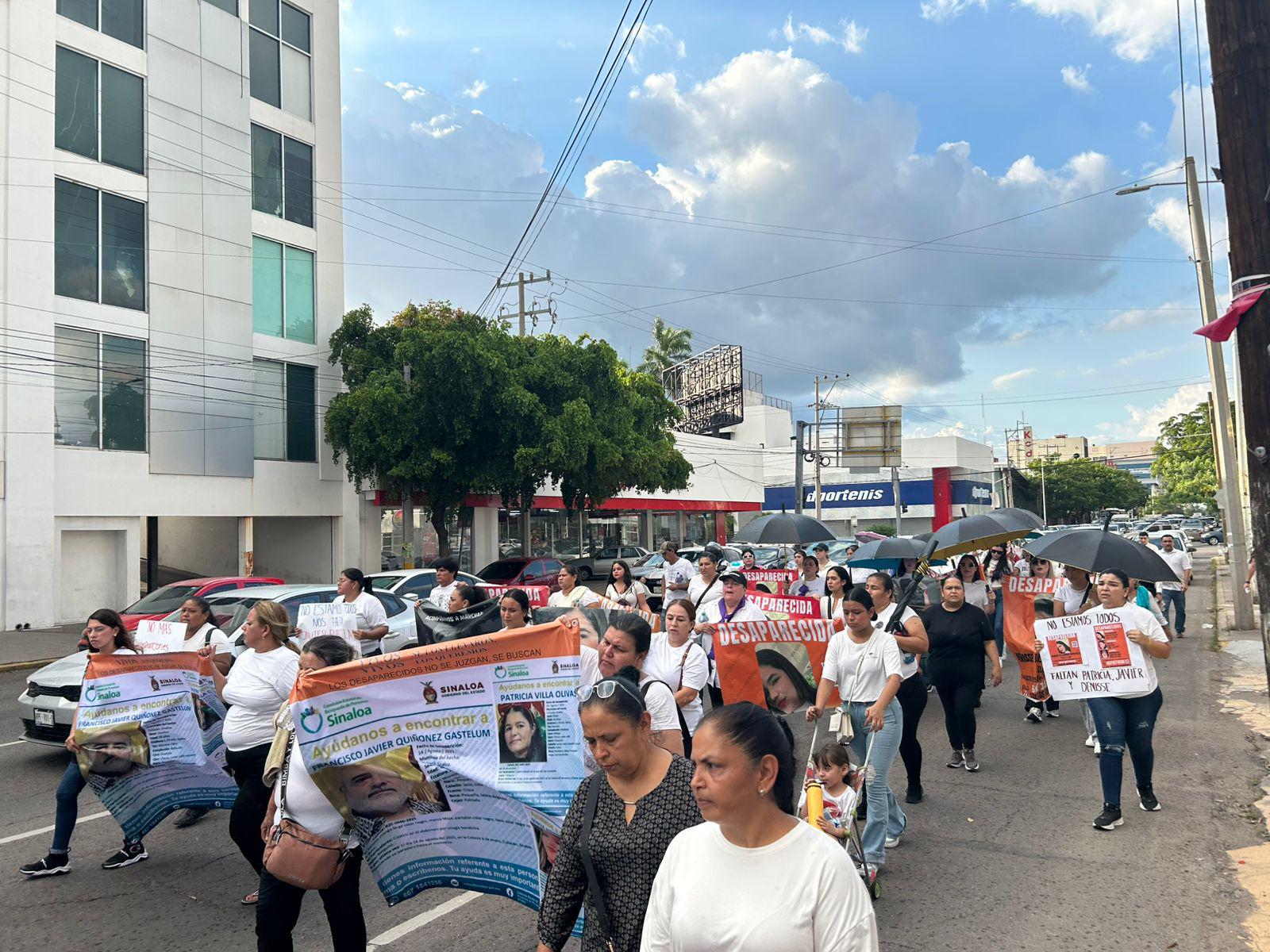 $!Piden con marcha aparición con vida de la joven Denisse y sus tíos Patricia y Francisco