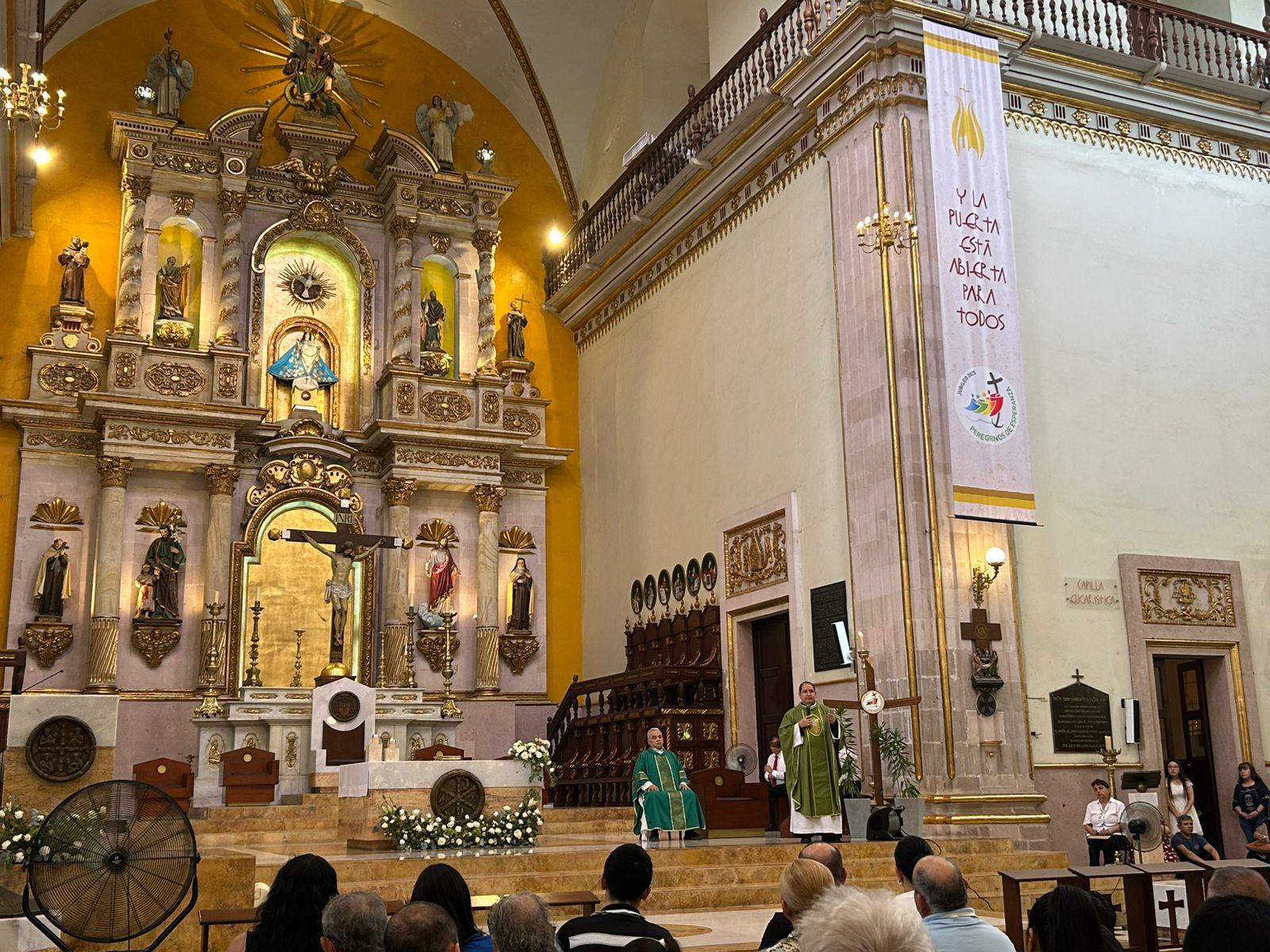 $!Obispo de Culiacán peregrina al Vaticano por el Jubileo Obispos