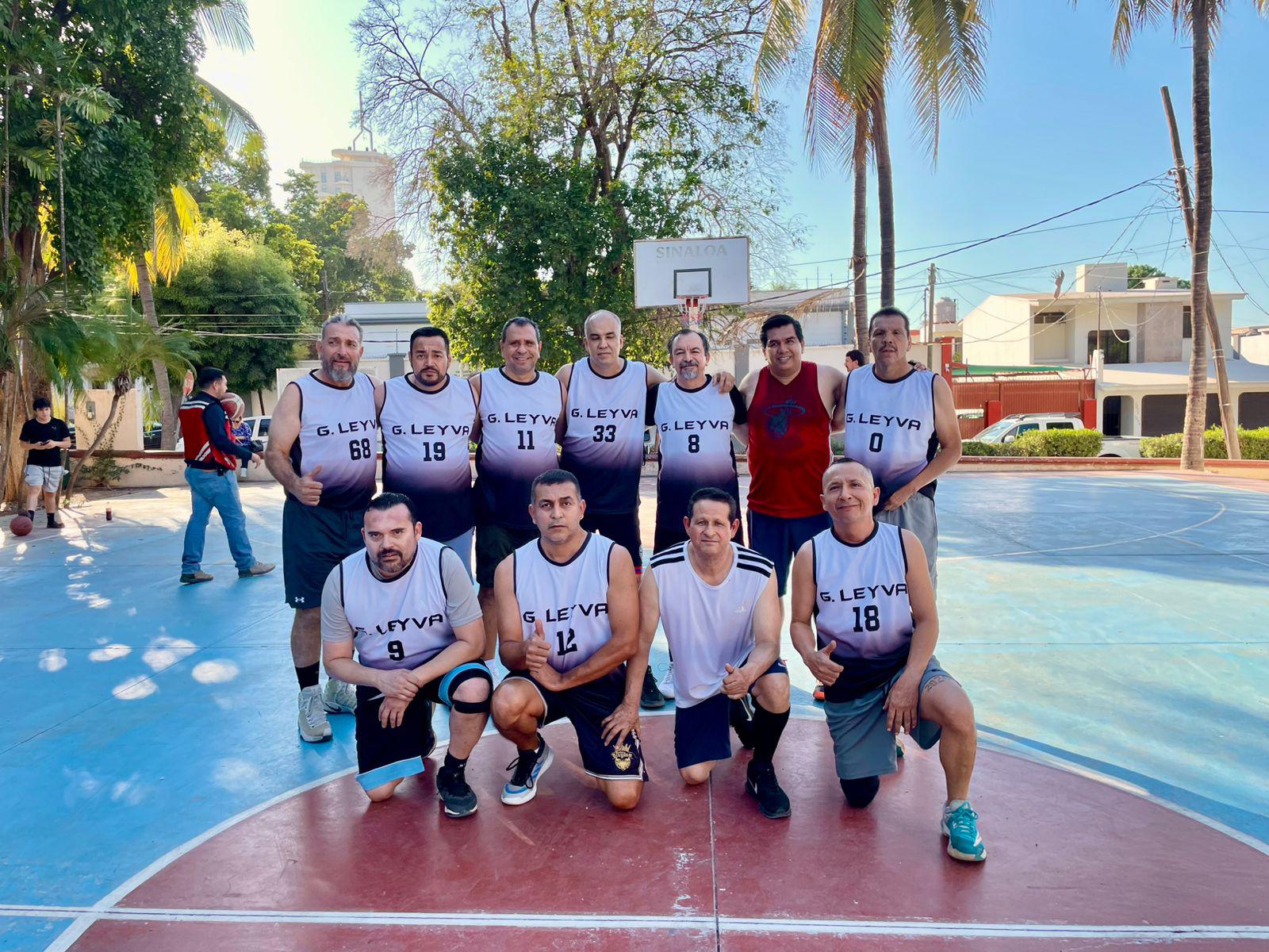 $!Leyendas triunfan en el Juego del Recuerdo de la Colonia Gabriel Leyva, en Culiacán