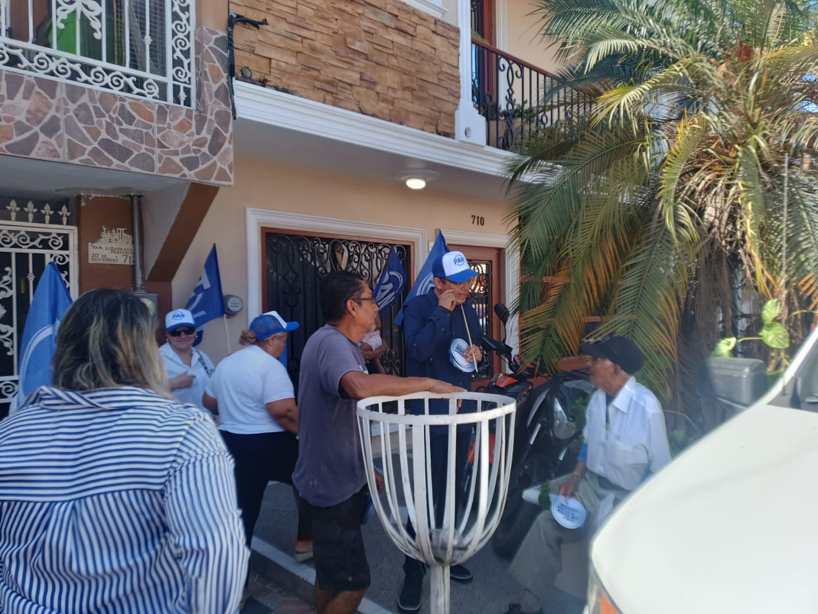 $!PAN sale a las calles de Mazatlán y recoge quejas por inseguridad