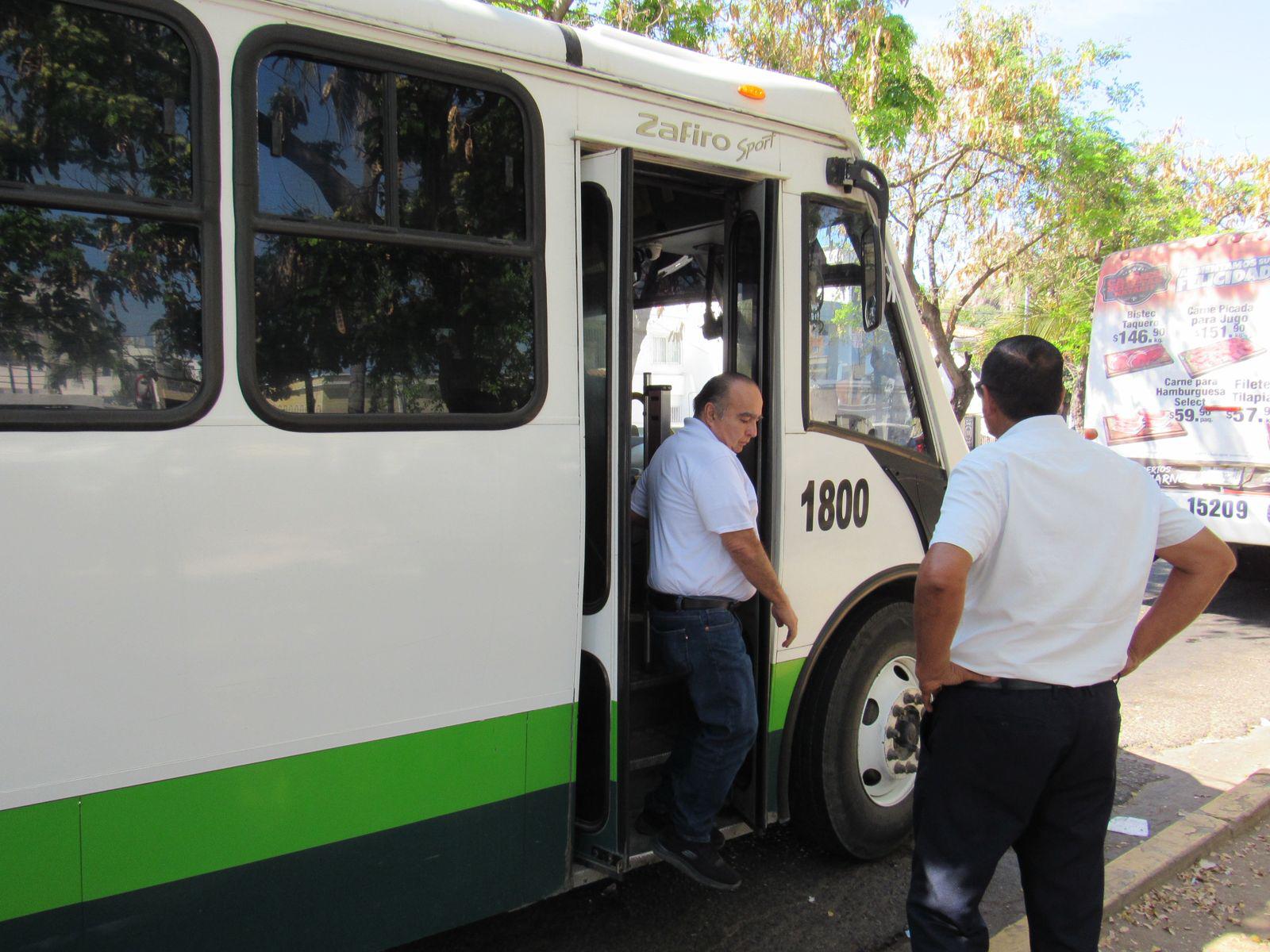 $!Refuerzan control al transporte público en Mazatlán con supervisión en unidades y choferes