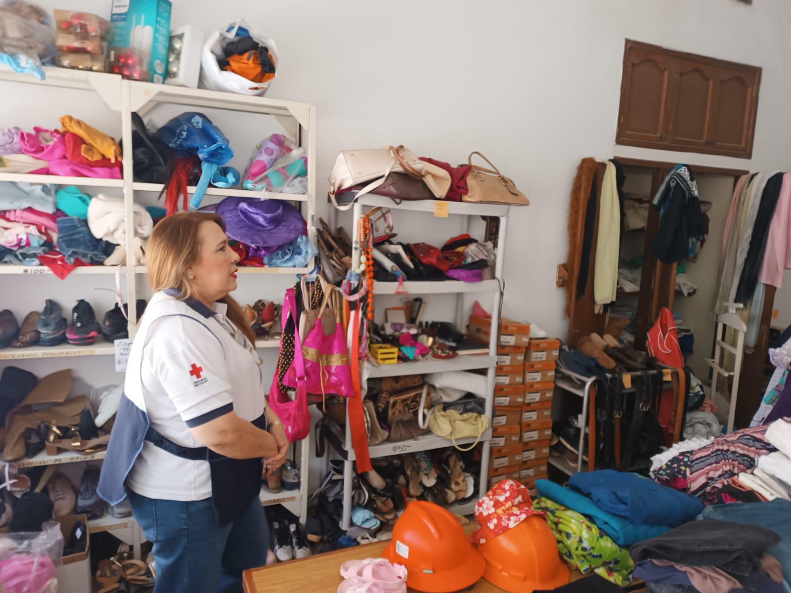 $!Realiza Cruz Roja Mazatlán su Gran Bazar mensual de ropa y accesorios