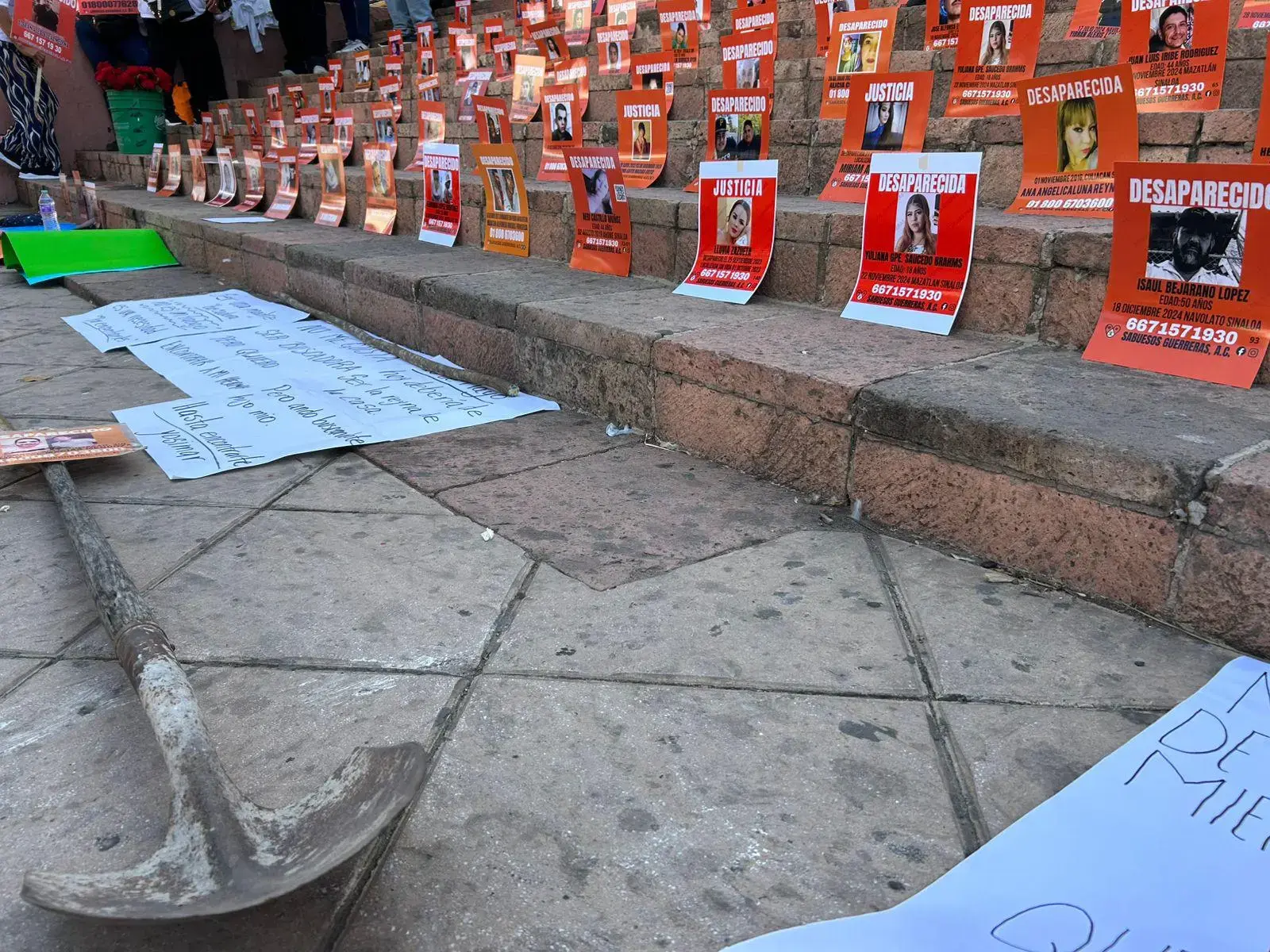 $!Buscar a un hijo en medio de la guerra: madres buscadoras de Sinaloa piden información de fosas clandestinas de Concordia