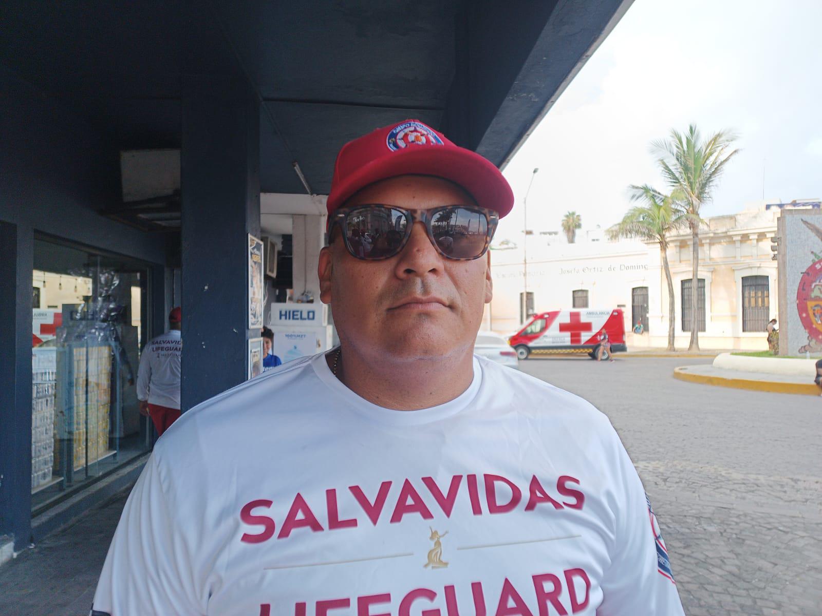 $!Mar de fondo en Mazatlán dejó un rescate diario de bañistas: Escuadrón Acuático