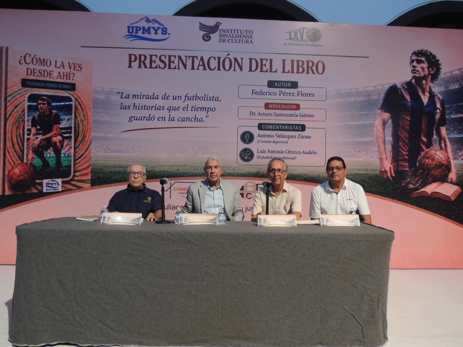 $!Antonio Velázquez, Arturo Santamaría y Luis Antonio Orozco acompañan al autor.