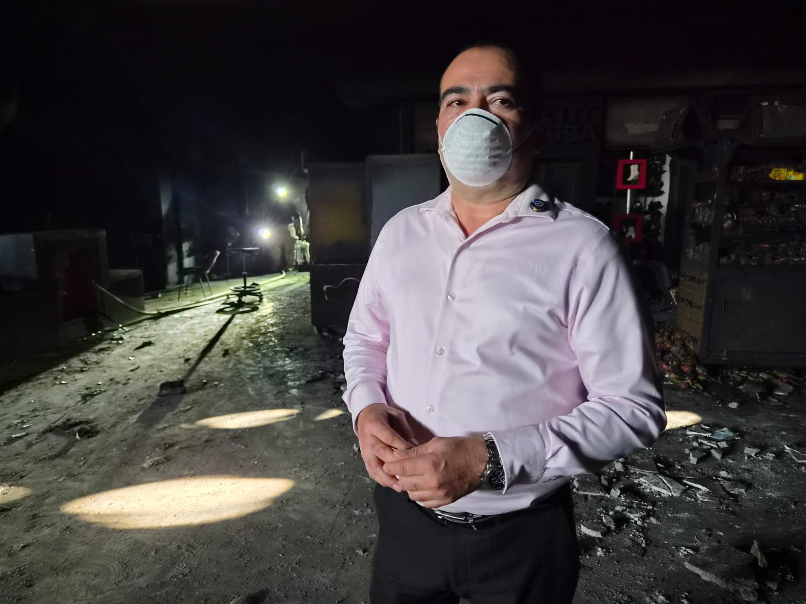 $!FGE aún no determina origen del incendio en plaza comercial de Los Mochis