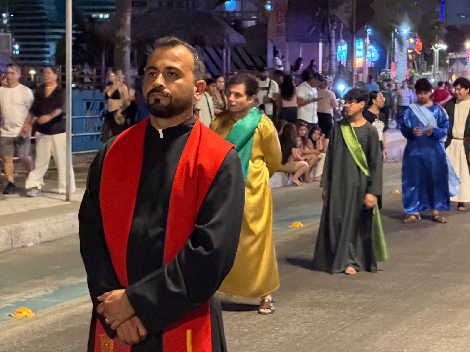 $!Con fe y reflexión, viven en Mazatlán la tradicional Procesión del Silencio
