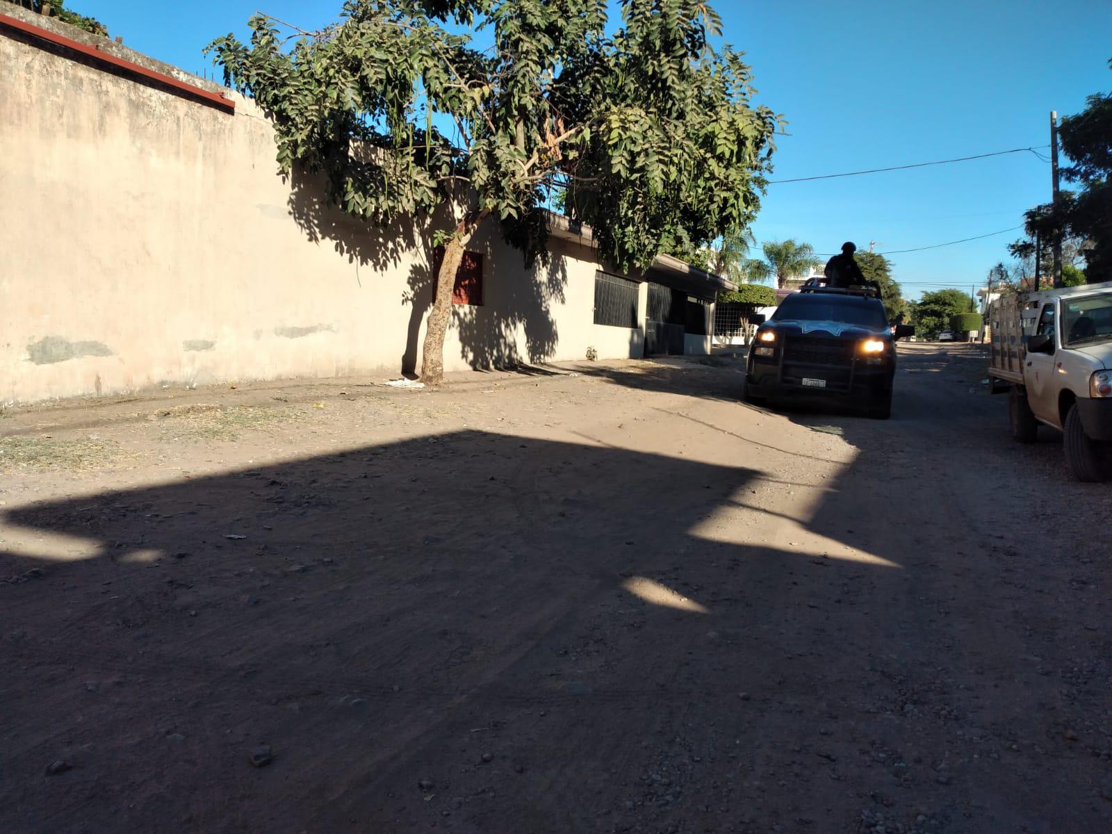 $!Fuerzas militares y del estado realizan un operativo en la colonia Lázaro Cárdenas, en Culiacán