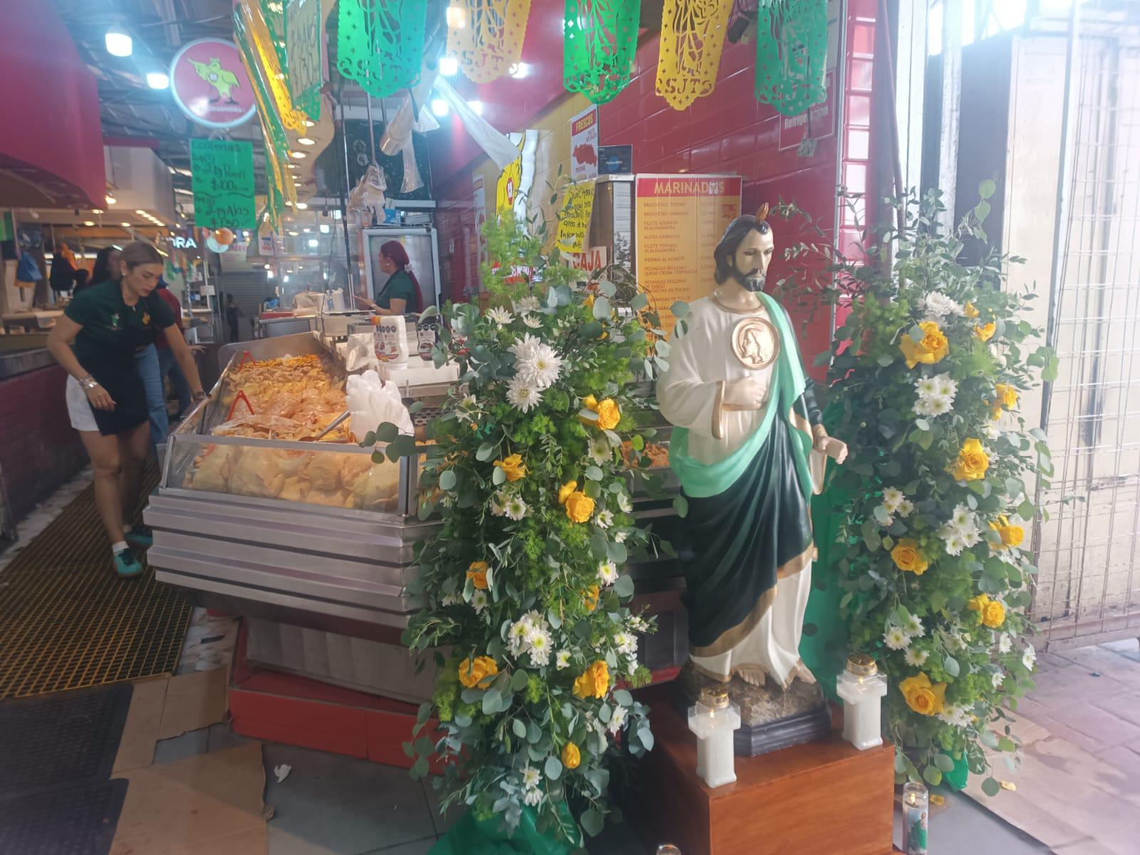 $!En el Mercado Pino Suárez festejan al Santo de las Causas Difíciles