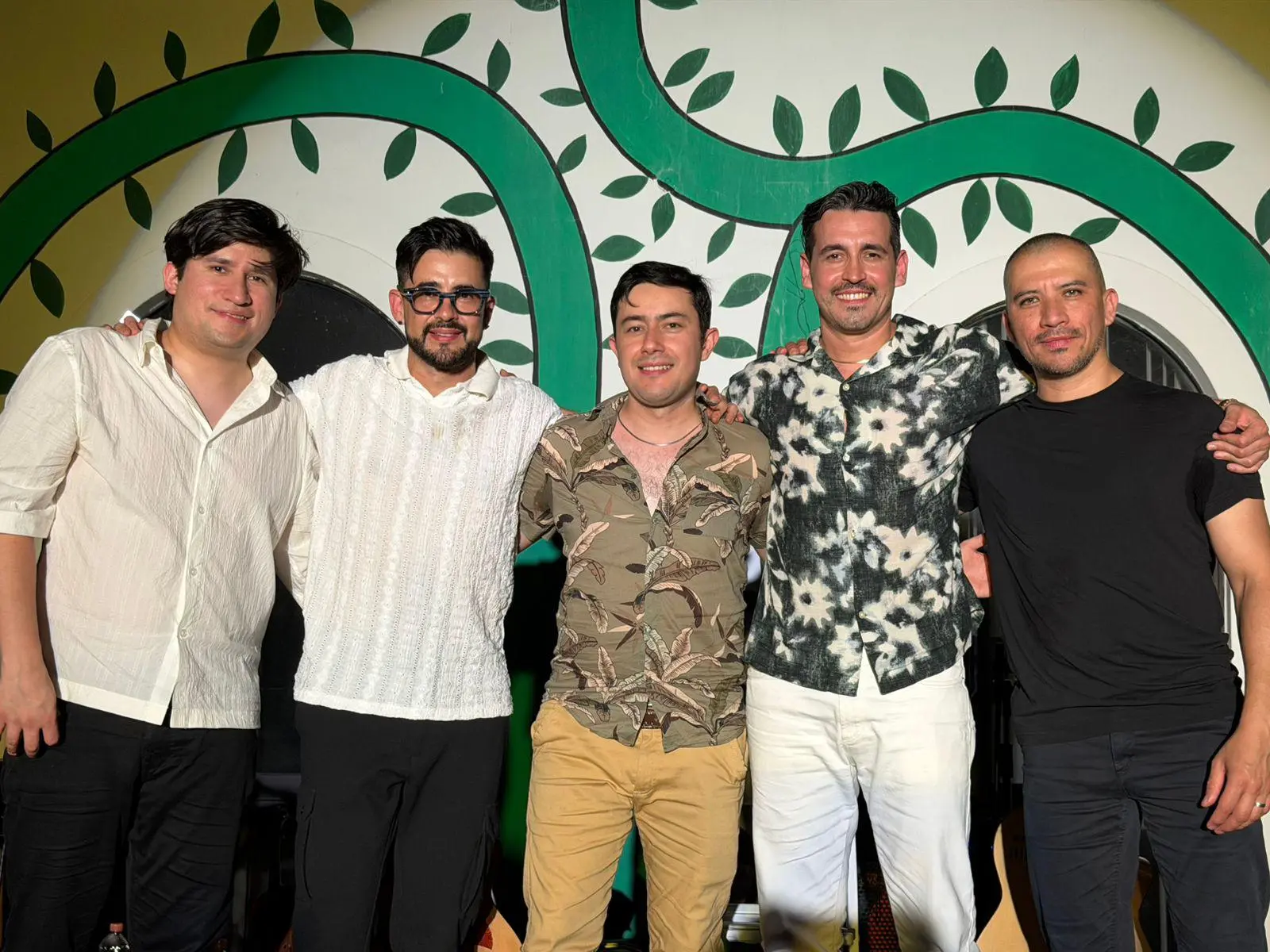 $!Dantor está integrado por los hermanos mazatlecos Daniel e Israel Torres, guitarra y violín, respectivamente, el pianista Daniel Vadillo, el baterista Hiram Griss y el bajista Cuck Rodríguez.