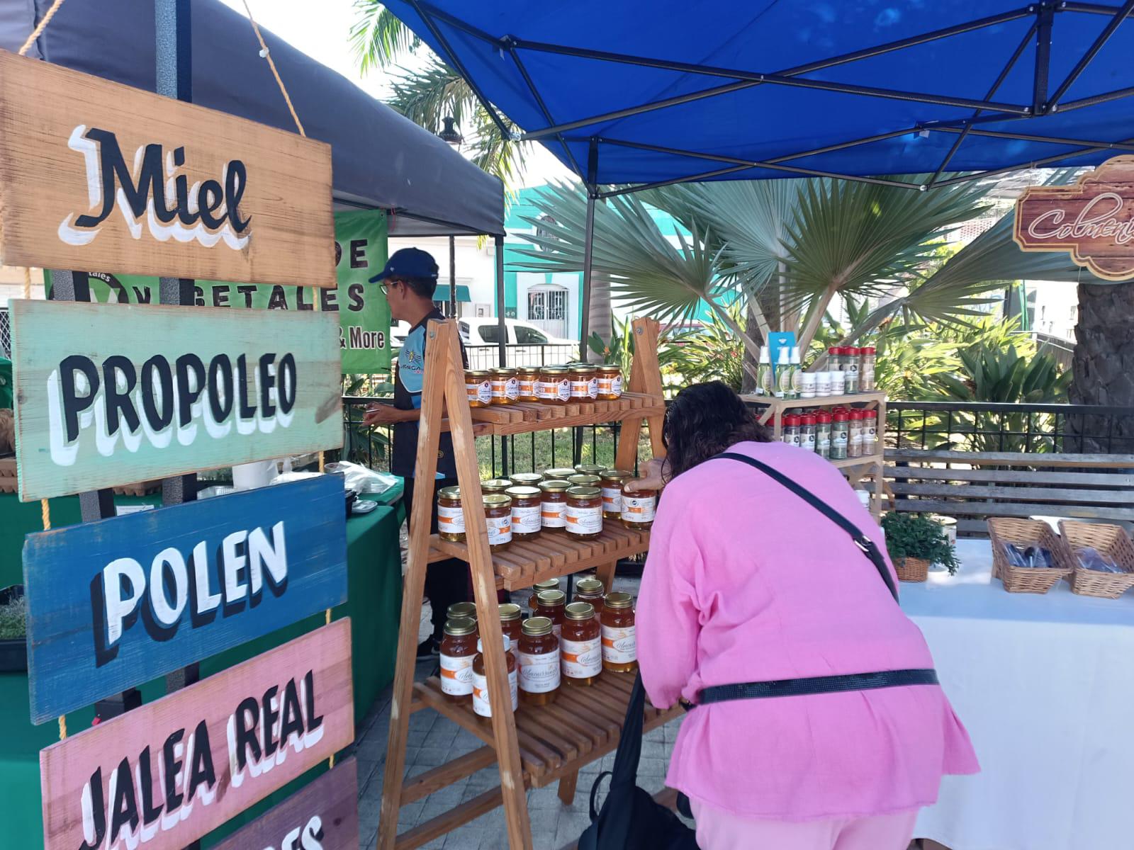 $!Con productos saludable y libres de químicos, dan apertura a una nueva temporada del Mercado Orgánico de Mazatlán