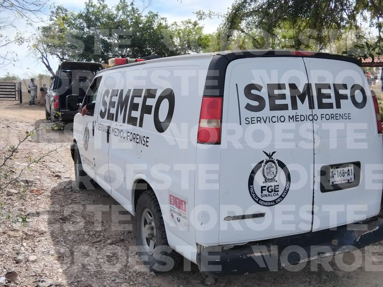 $!Ingresa unidad del Servicio Médico Forense a lugar de presunta fosa clandestina en zona de El Verde, Concordia
