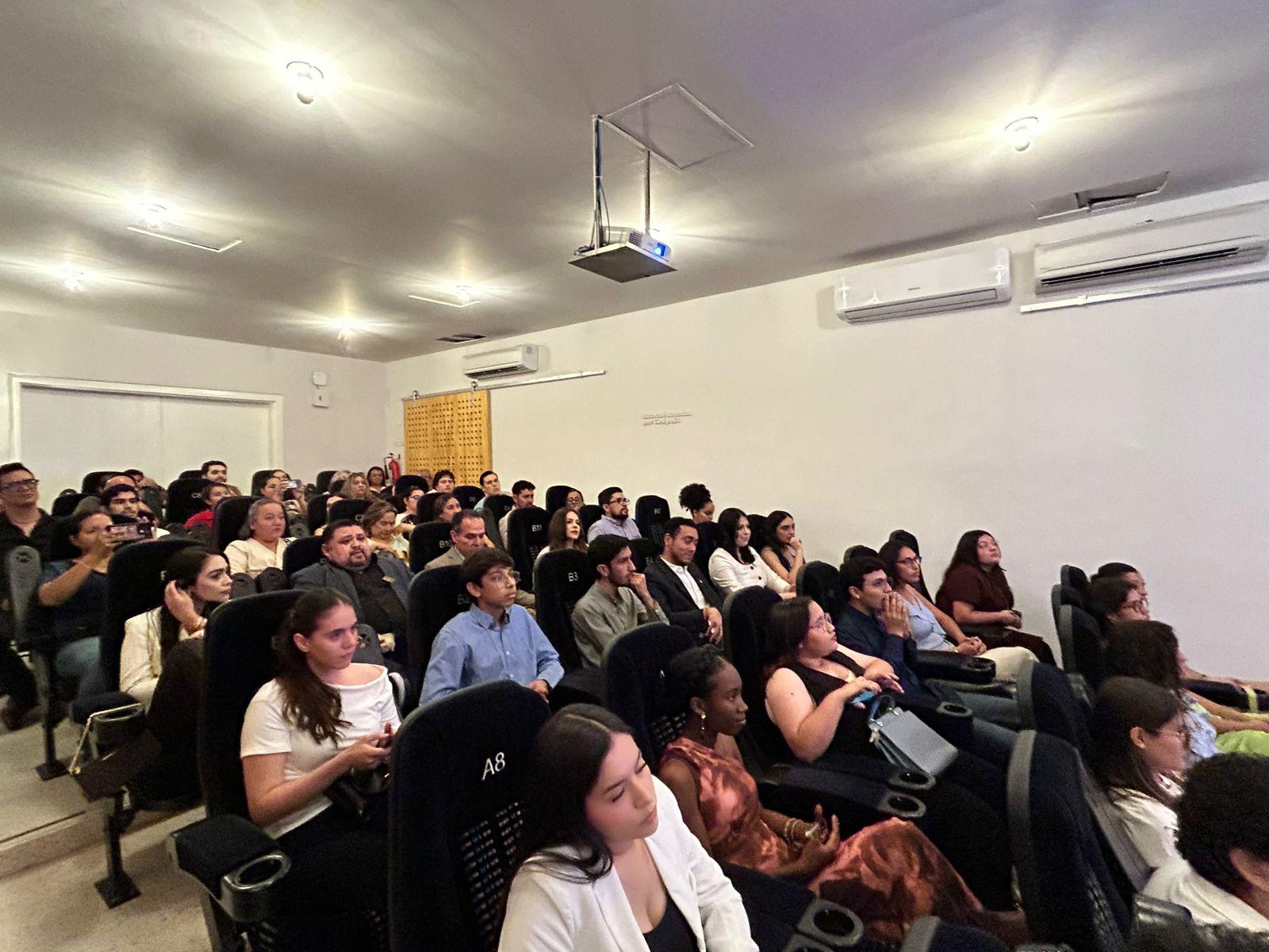 $!Concluyen jóvenes ciclo en programa ‘Líderes 2026’ en la Casa del Maquío
