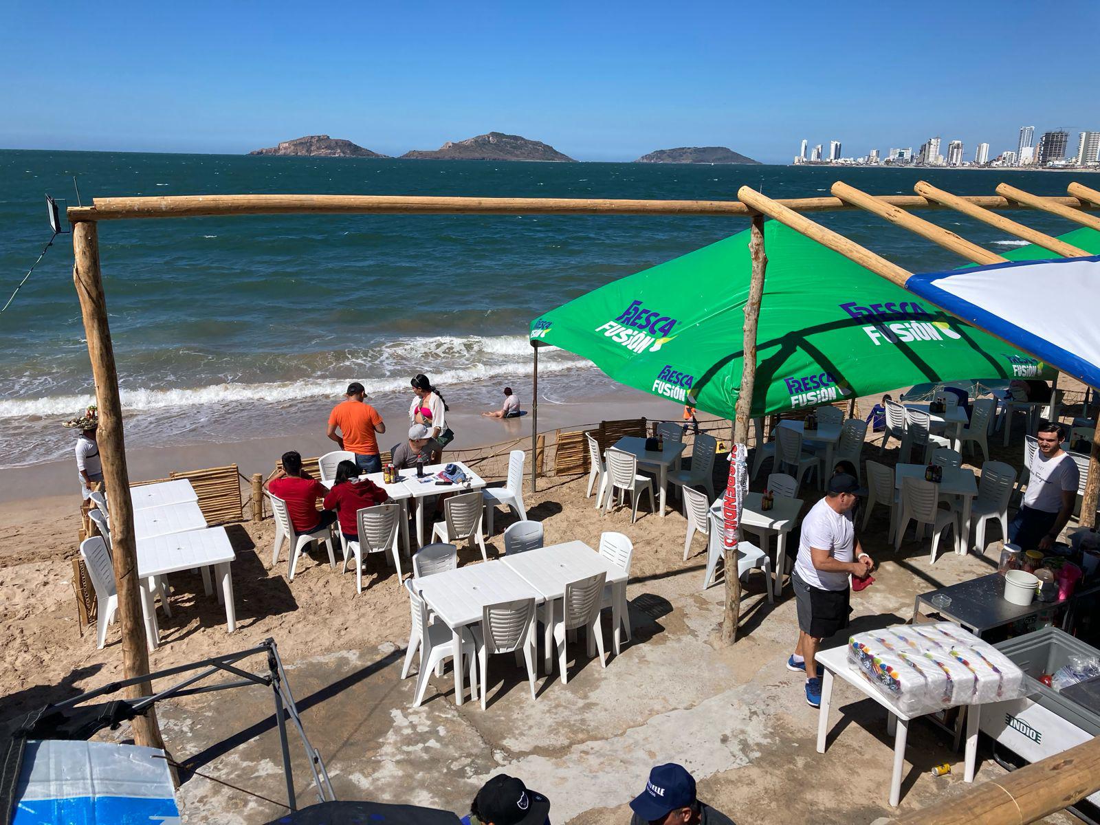 $!Palapa de la Avenida del Mar que fue suspendida ofrece ya sus servicios durante Carnaval