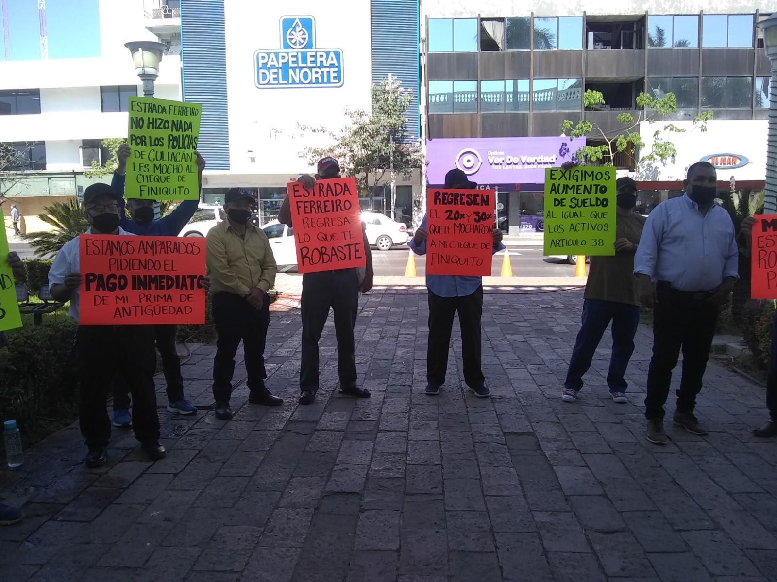 $!Exigen policías de Culiacán su jubilación completa