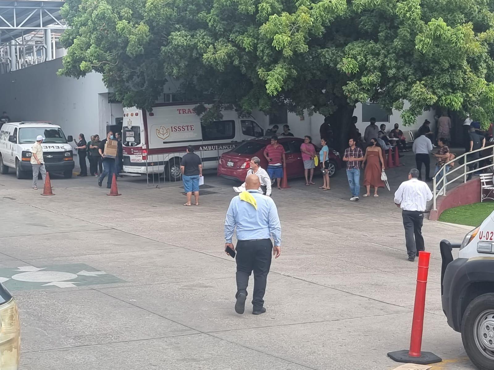 $!Llega a hospital de Culiacán un militar herido de bala