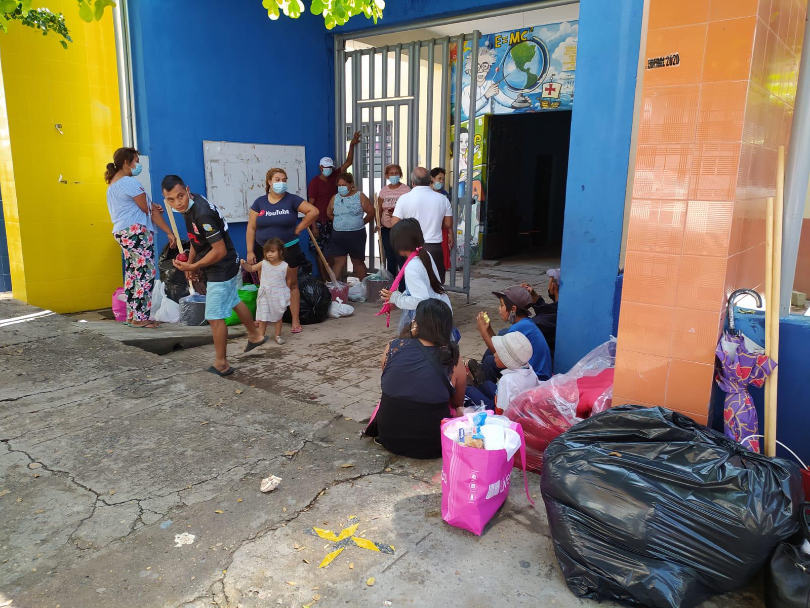 $!Regresan ya a sus hogares familias evacuadas en Villa Unión, Barrón y El Walamo