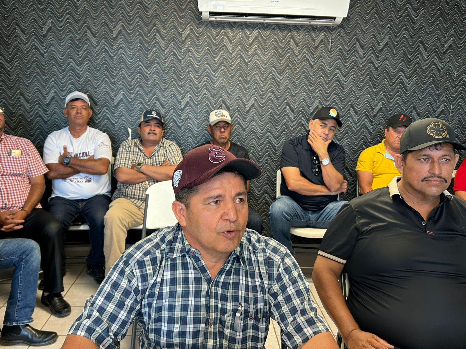 $!Pesca furtiva se mantiene controlada en Altata, Navolato, aseguran pescadores