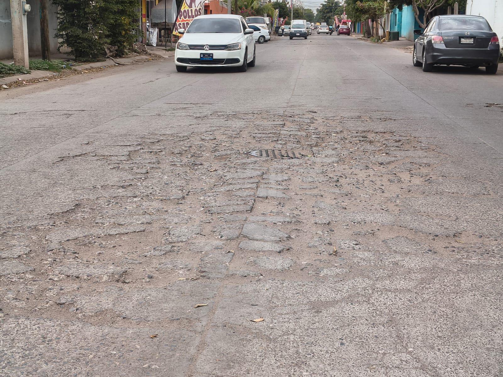 $!Ayuntamiento de Ahome libera $10 millones para programa emergente de bacheo y reparación de deterioro vial