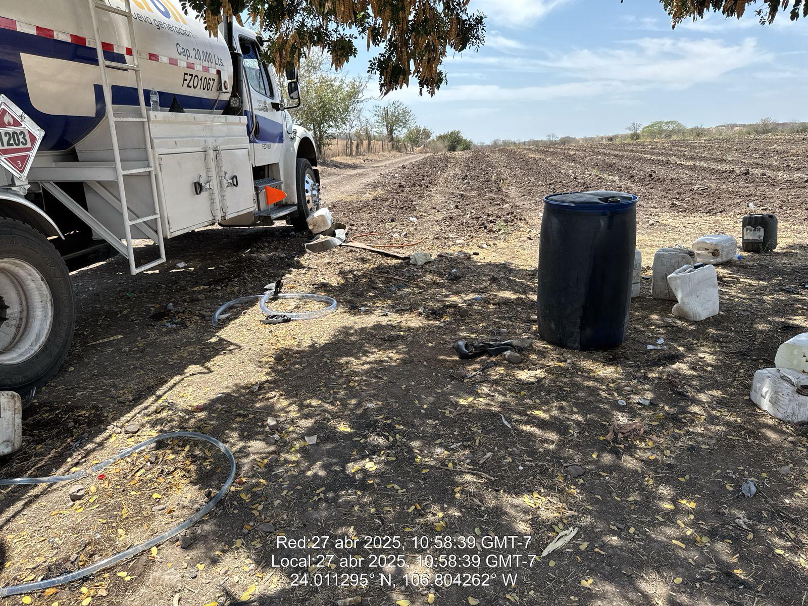 $!Rescata la Marina a chofer de pipa y recuperan vehículo, en Elota