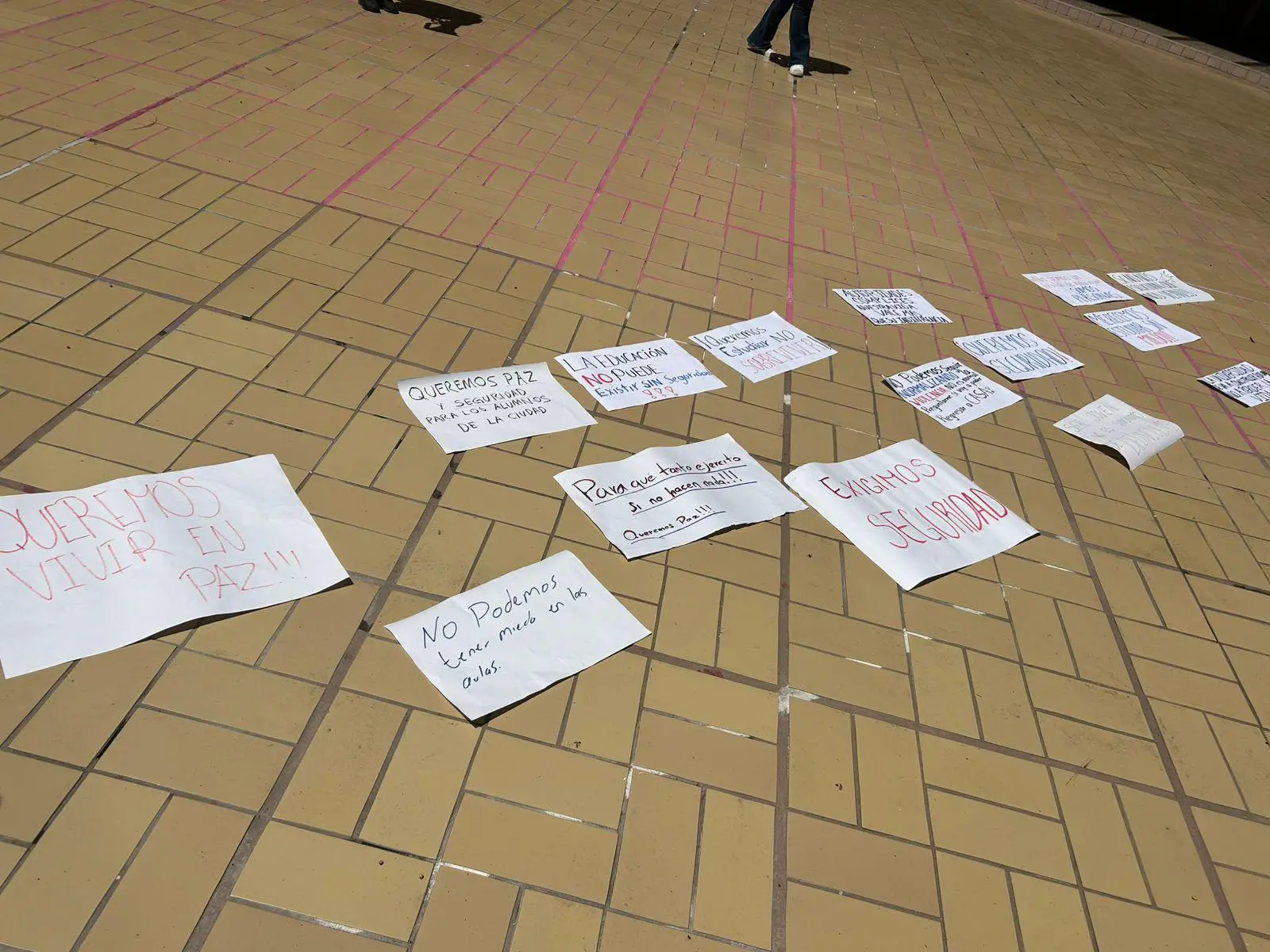 $!Reclaman estudiantes de la UAS seguridad y paz al Gobierno de Sinaloa tras asesinato de alumno