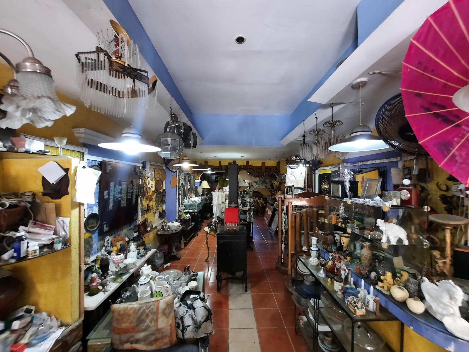 $!El Bazar de Javier, un espacio de antigüedades de México, en el Centro de Mazatlán