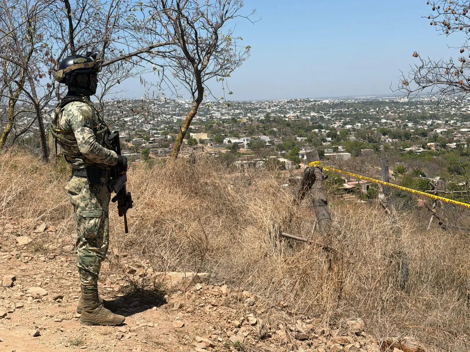 $!Tras reporte ciudadano, encuentran restos humanos en el Cerro de Las 7 Gotas en Culiacán