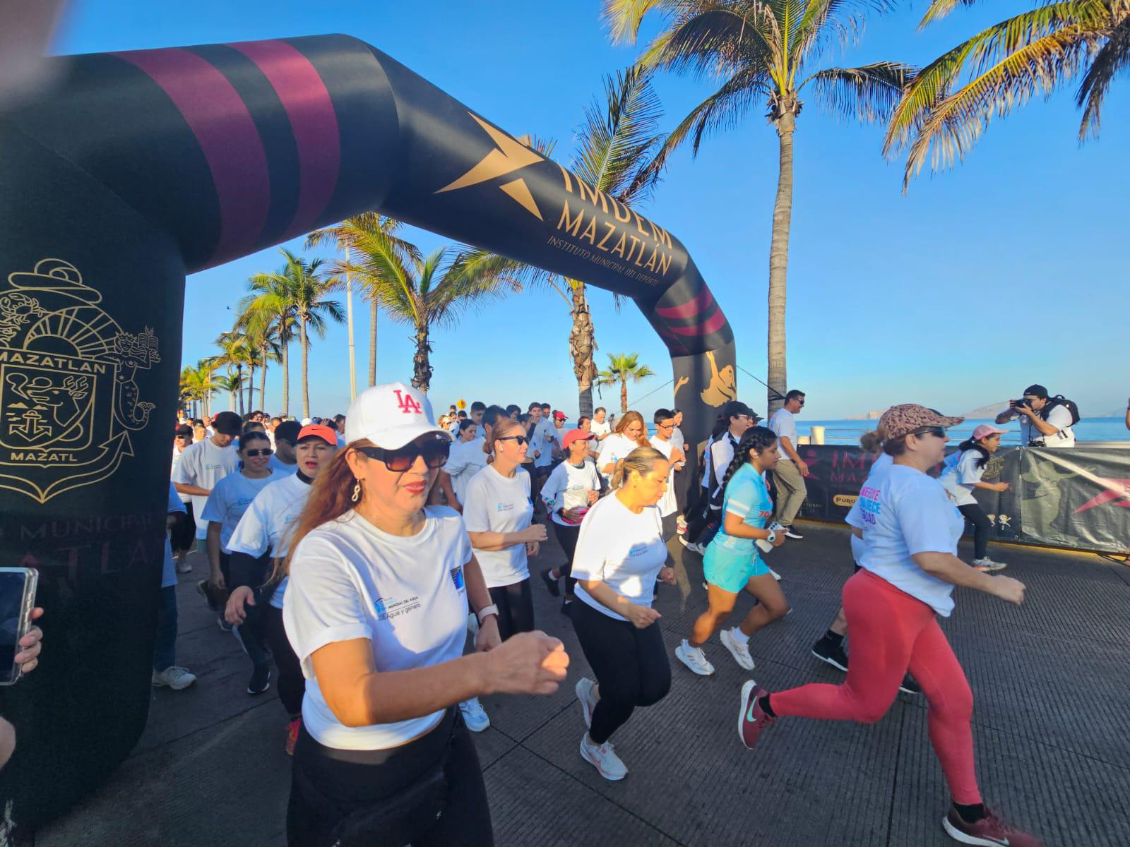 $!Mazatlán corre por el agua: 280 participantes en la primera edición