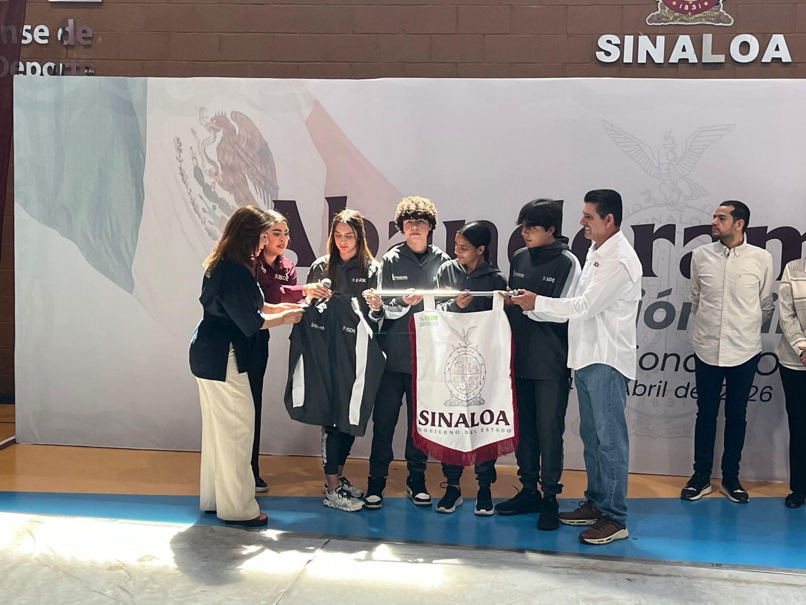 $!Abanderan a delegación de Sinaloa para la Olimpiada Nacional Conade 2026