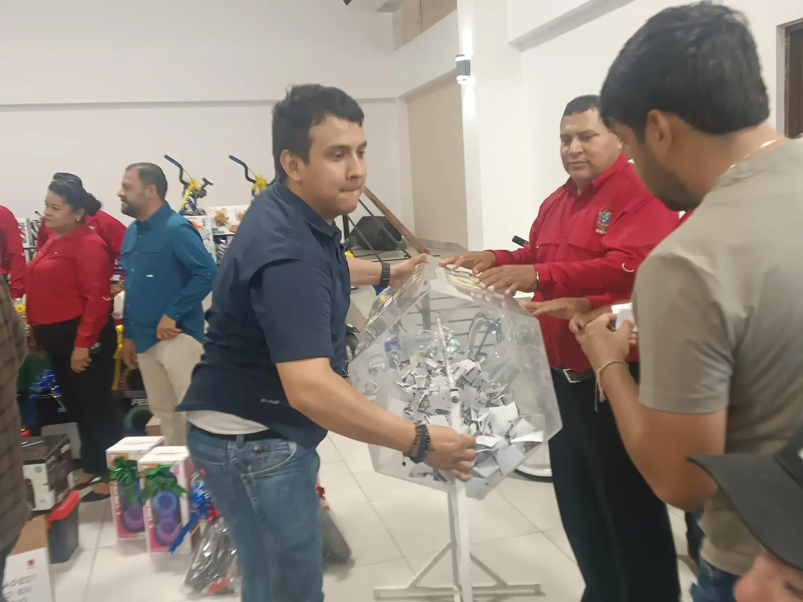 $!Stasam celebra a trabajadores con convivio por el Día del Padre en Mazatlán