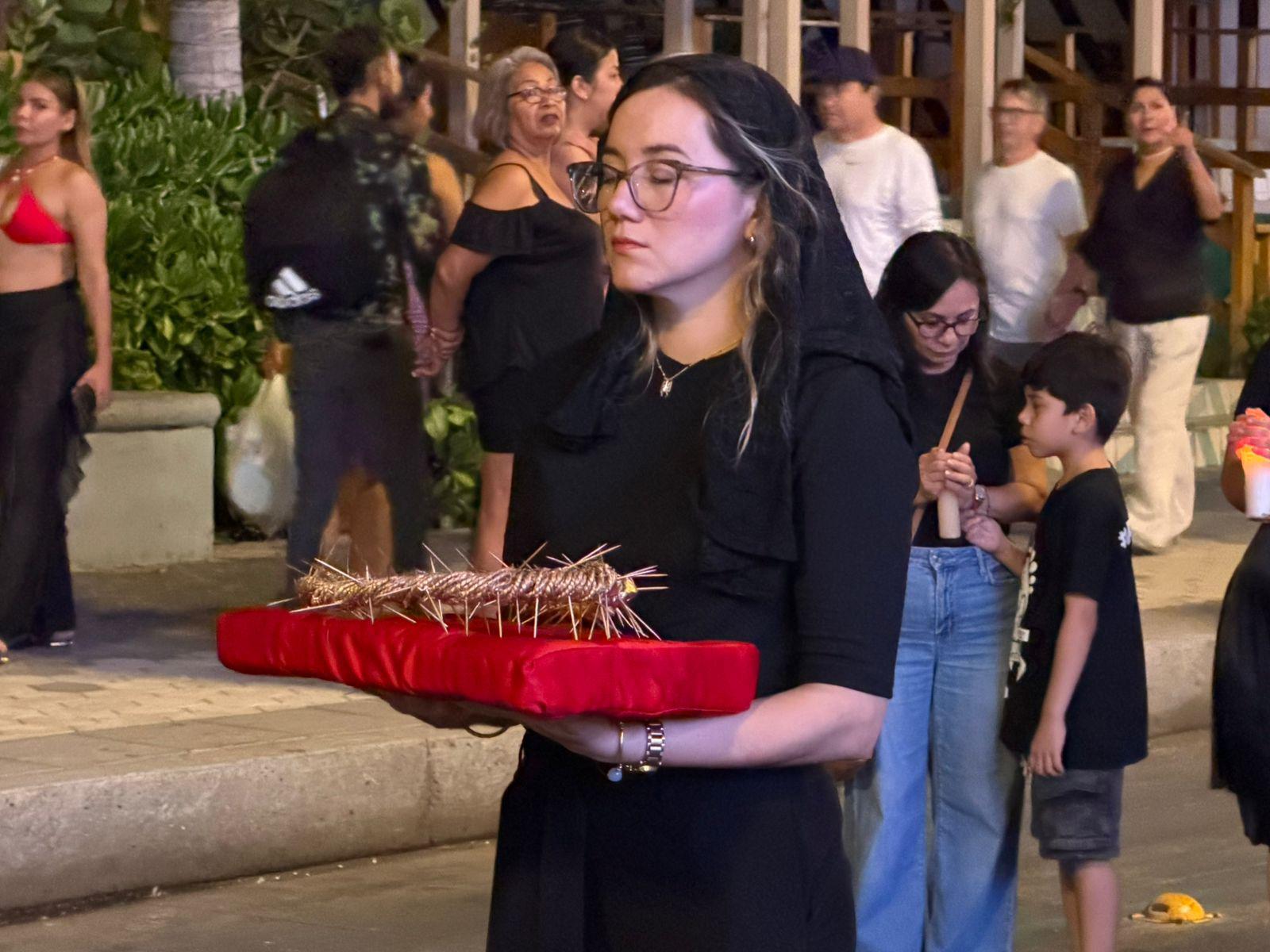 $!Con fe y reflexión, viven en Mazatlán la tradicional Procesión del Silencio